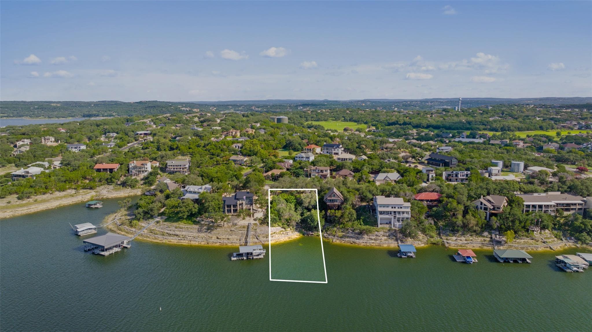 18401  Lakepoint Cir