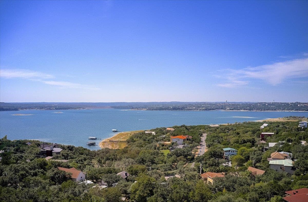 13908  Skyline Dr  