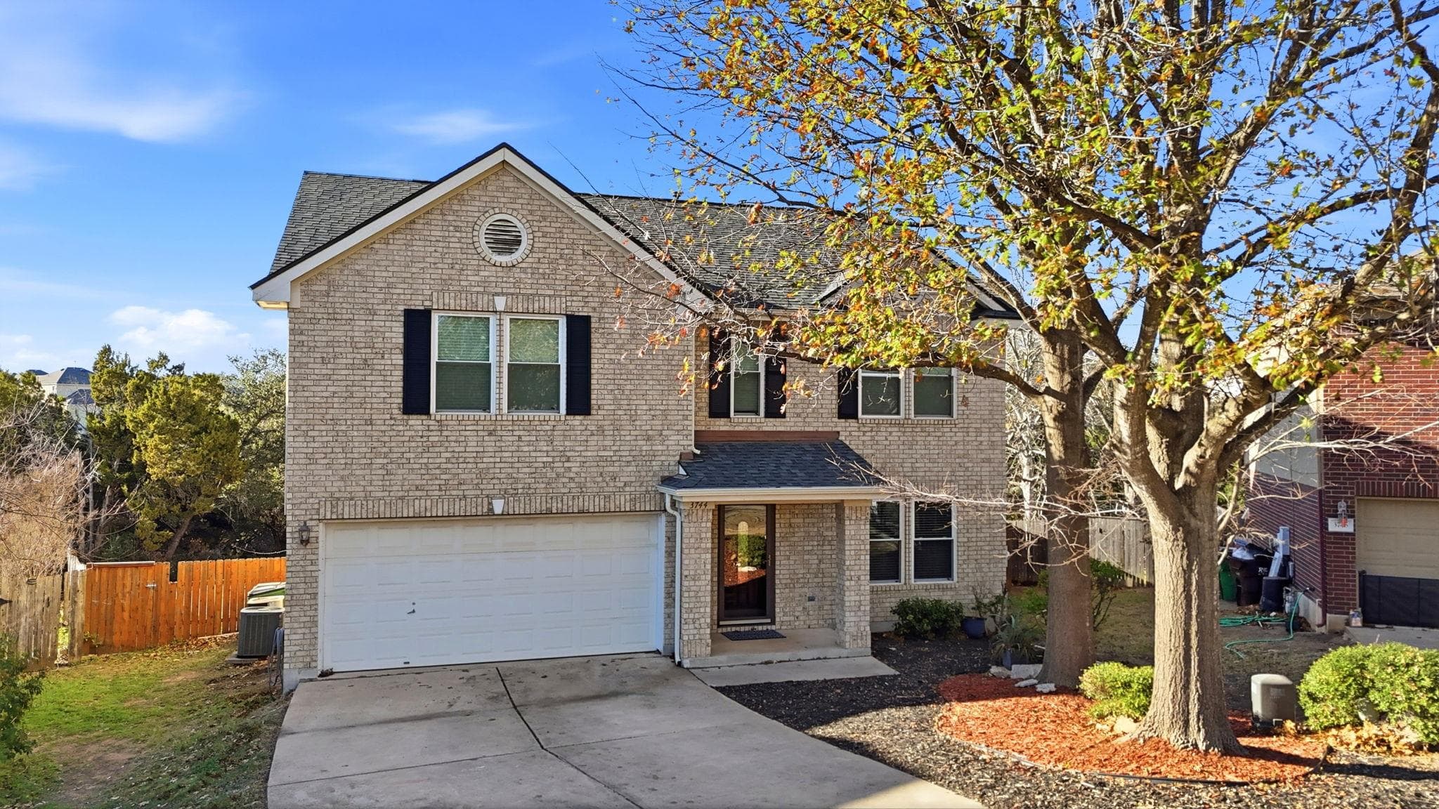 3744  Top Rock Ln