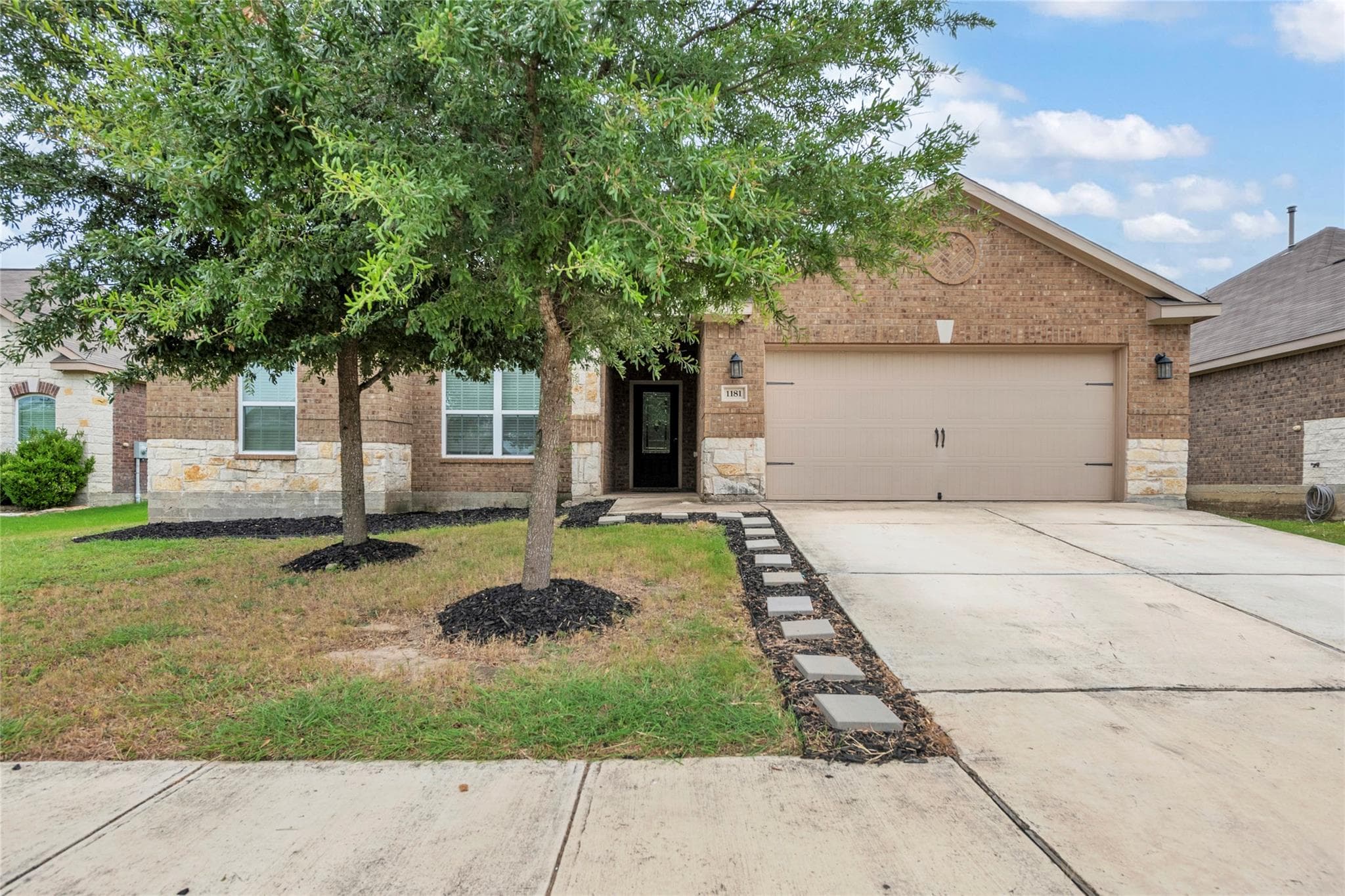 1181  Violet Ln