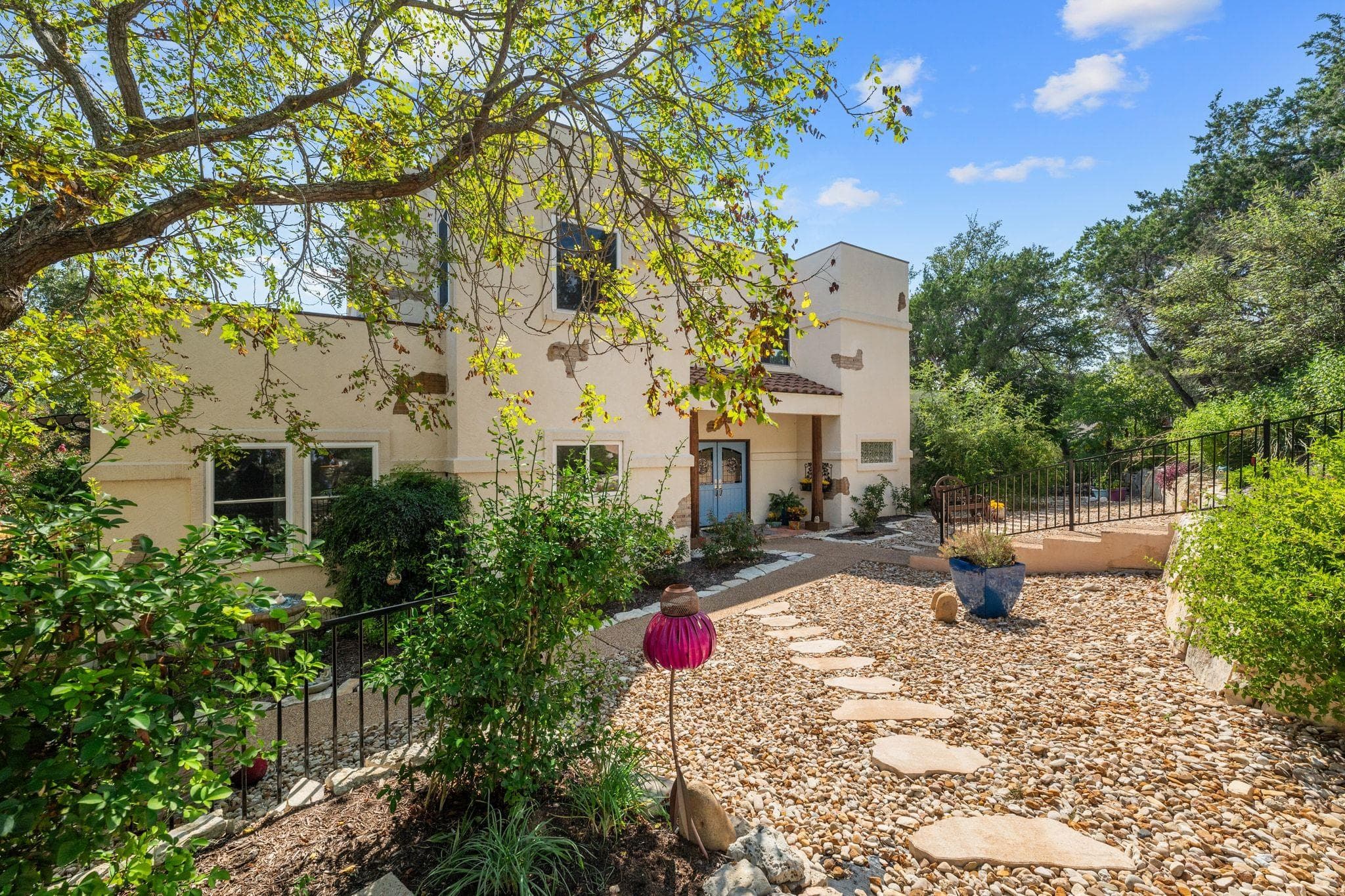 16312  Lake Loop
