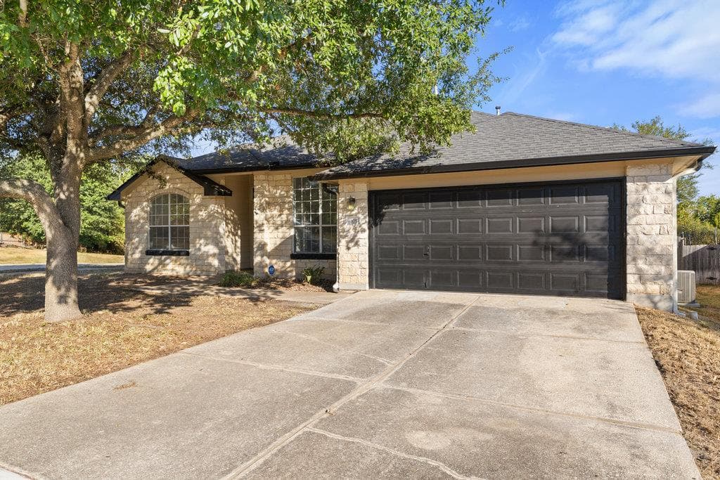 305  Plumbago Dr