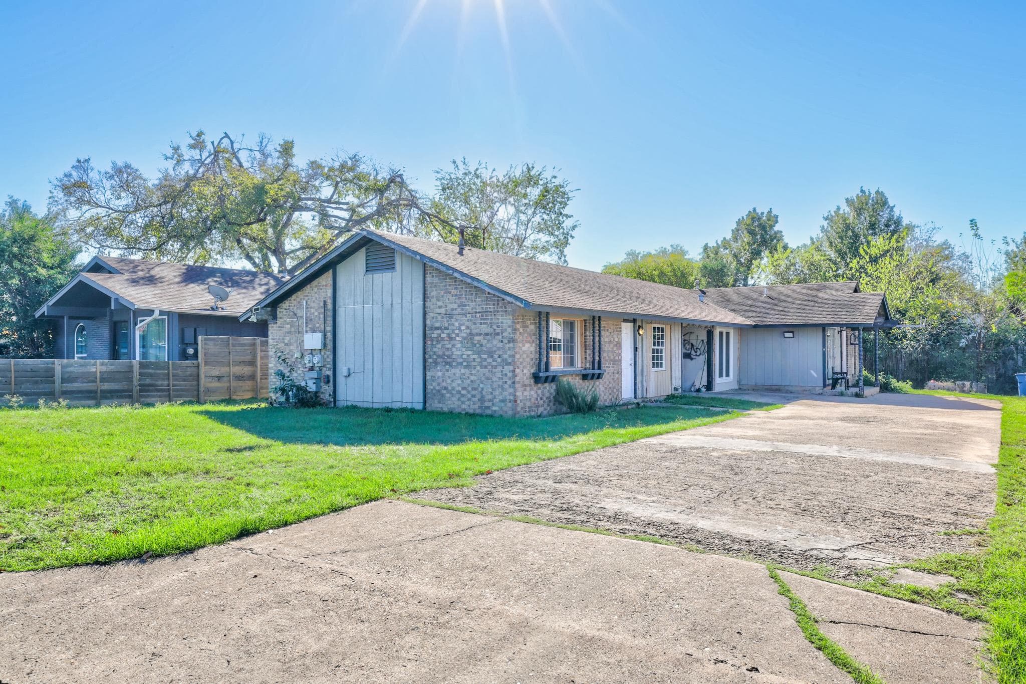205 Liverpool Dr