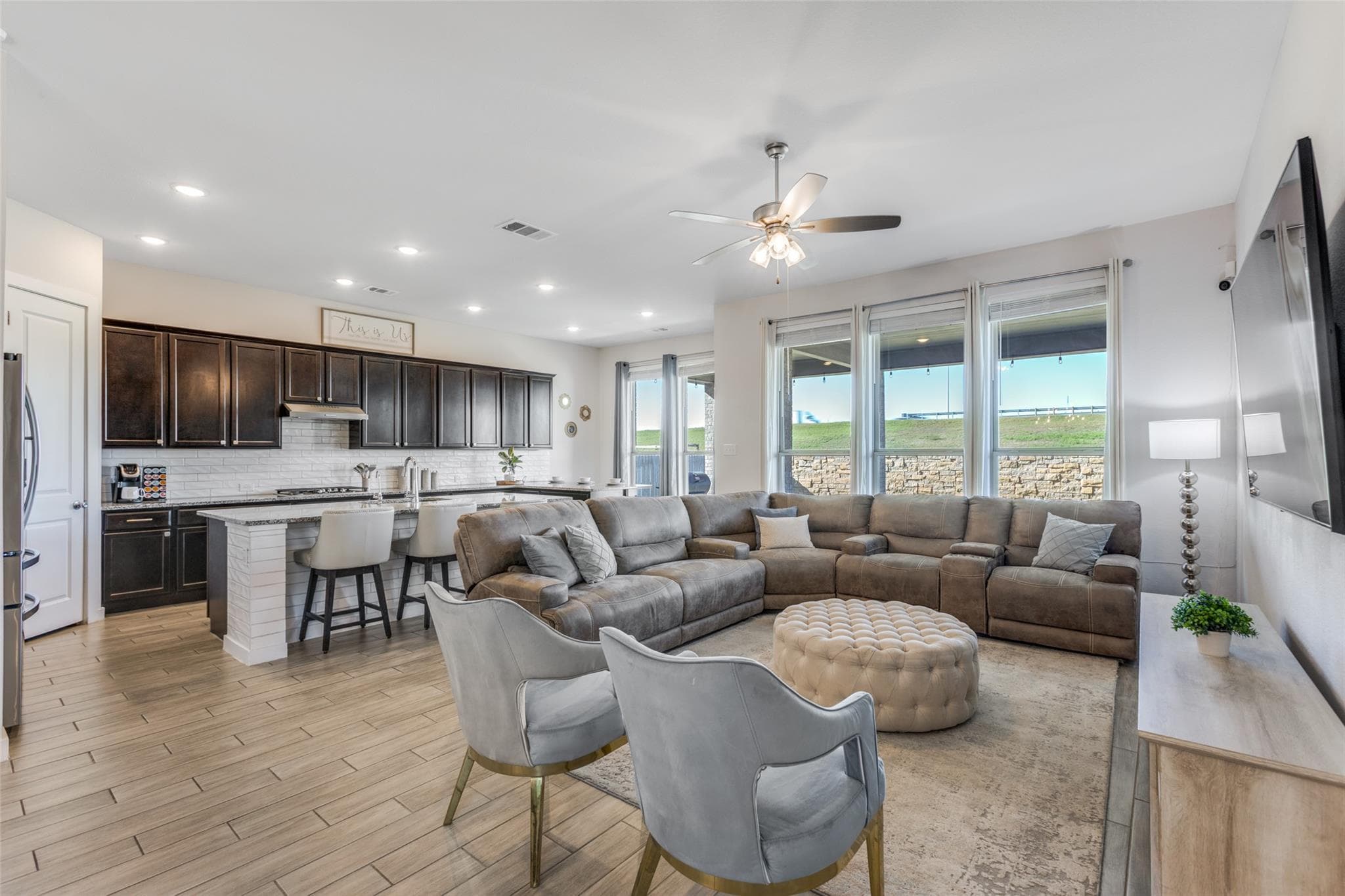 409  Mangold Dr