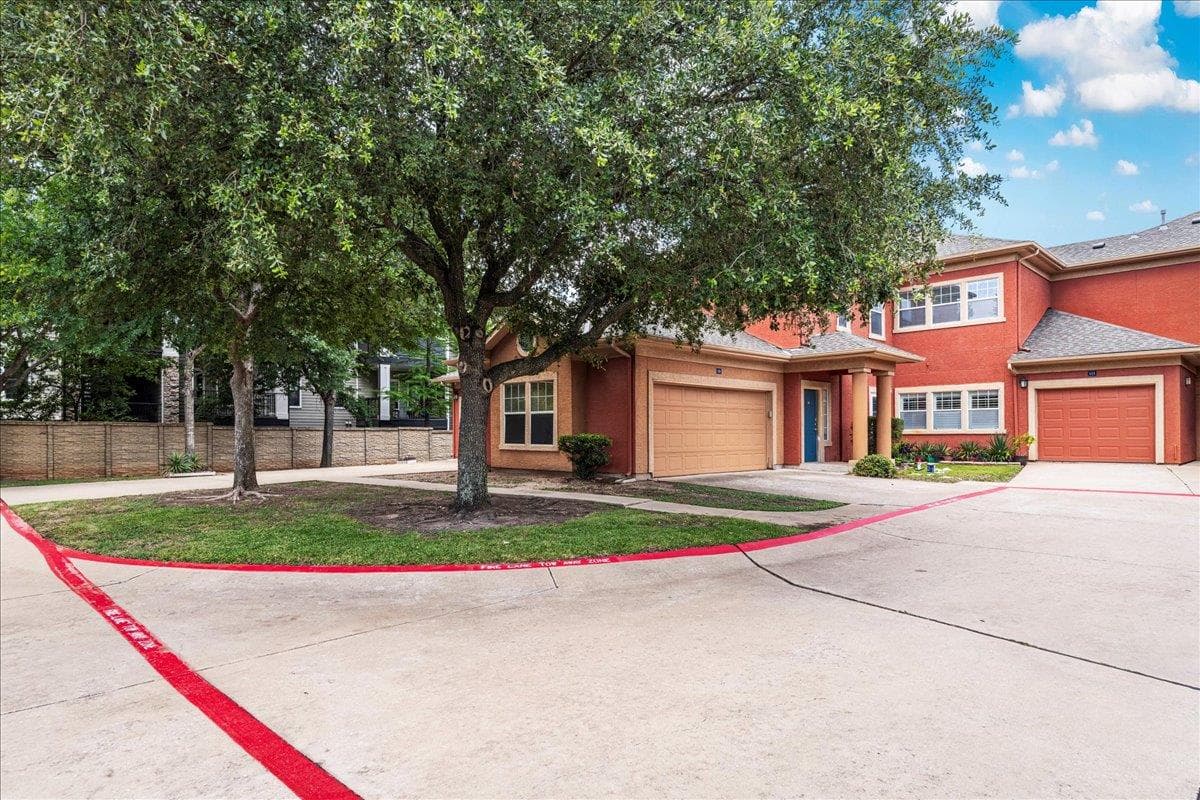 2900 S Lakeline Blvd  #124