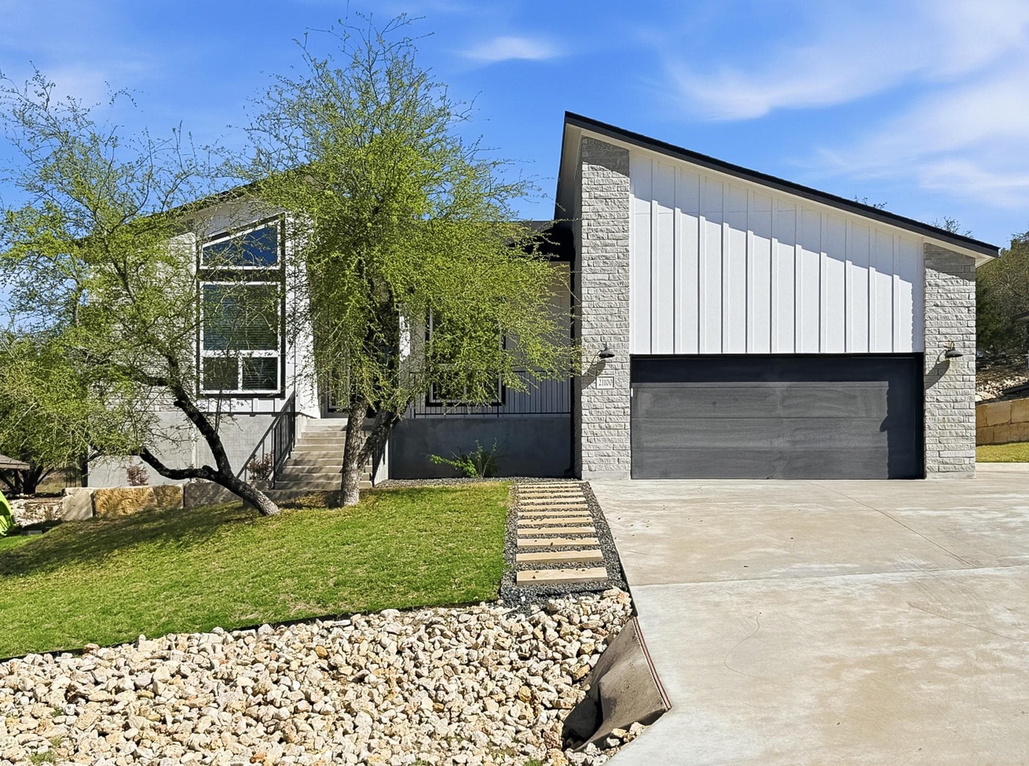 21100  Niagara Cv