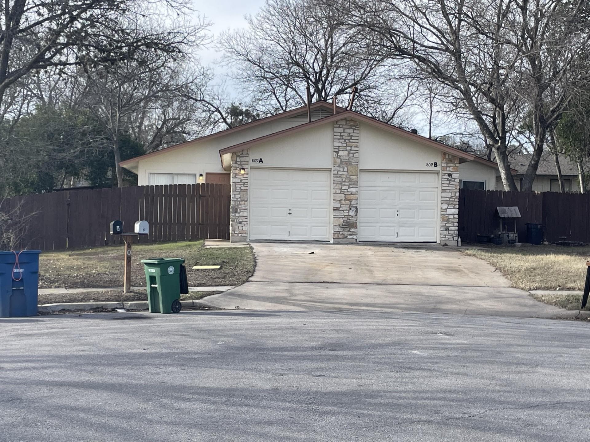 809  Plumpton Dr