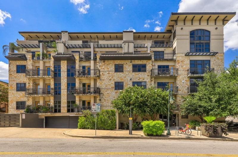 1812  West Avenue Ave  #303