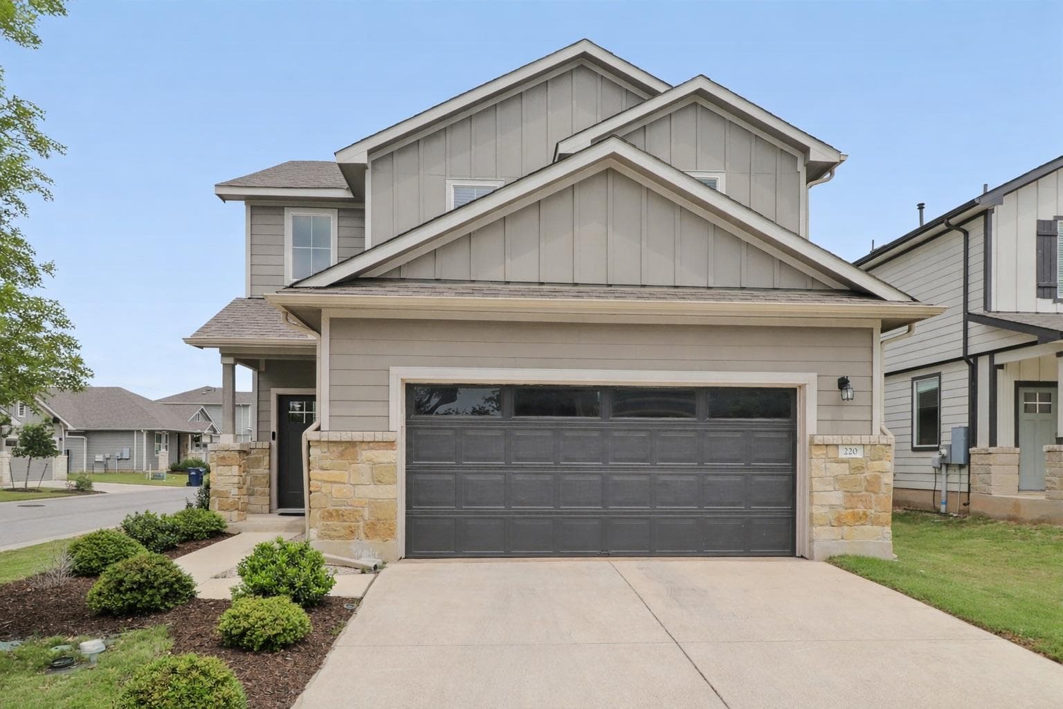 220  Merrick Rd