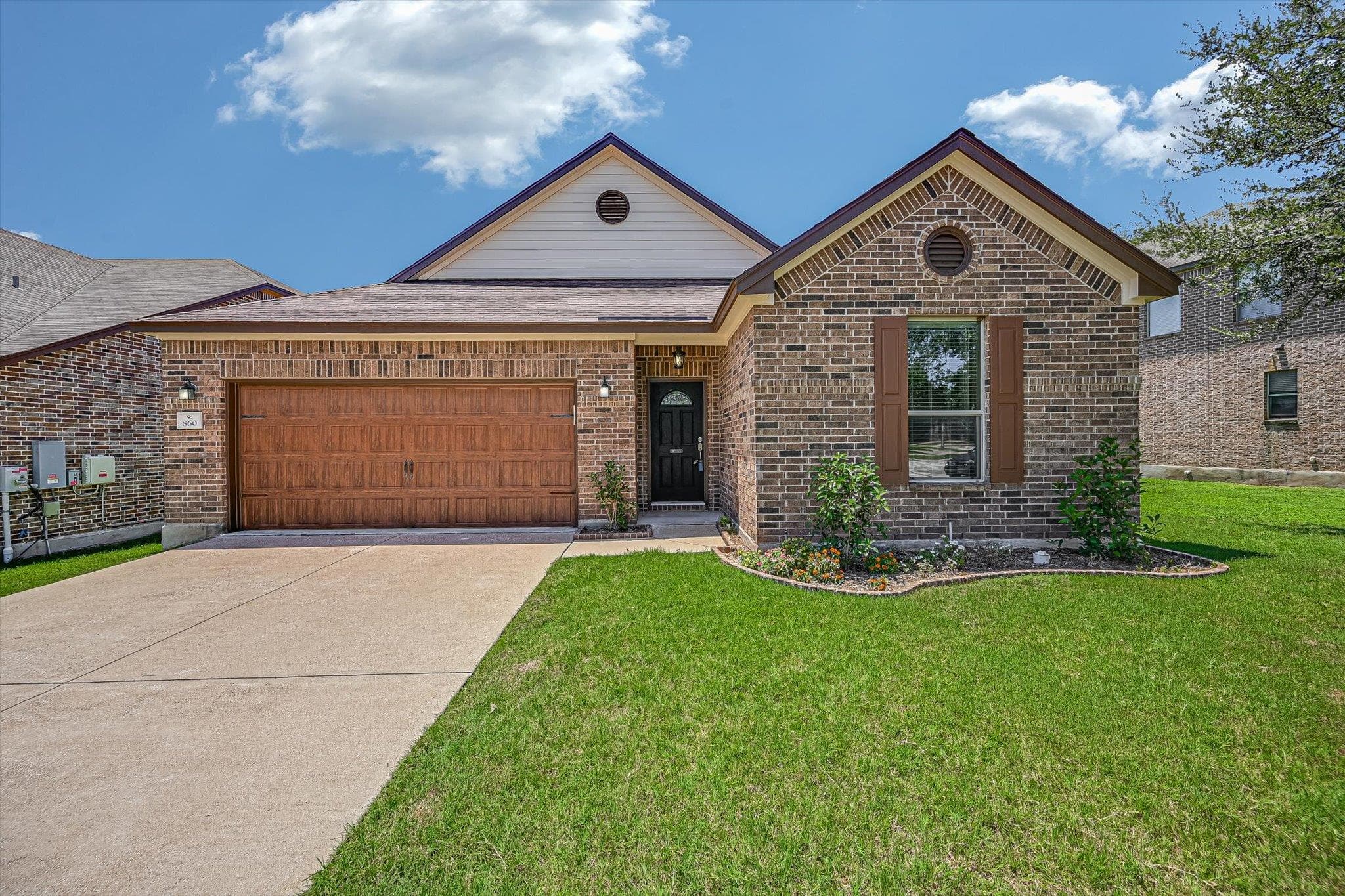 860  Water Hyacinth Loop
