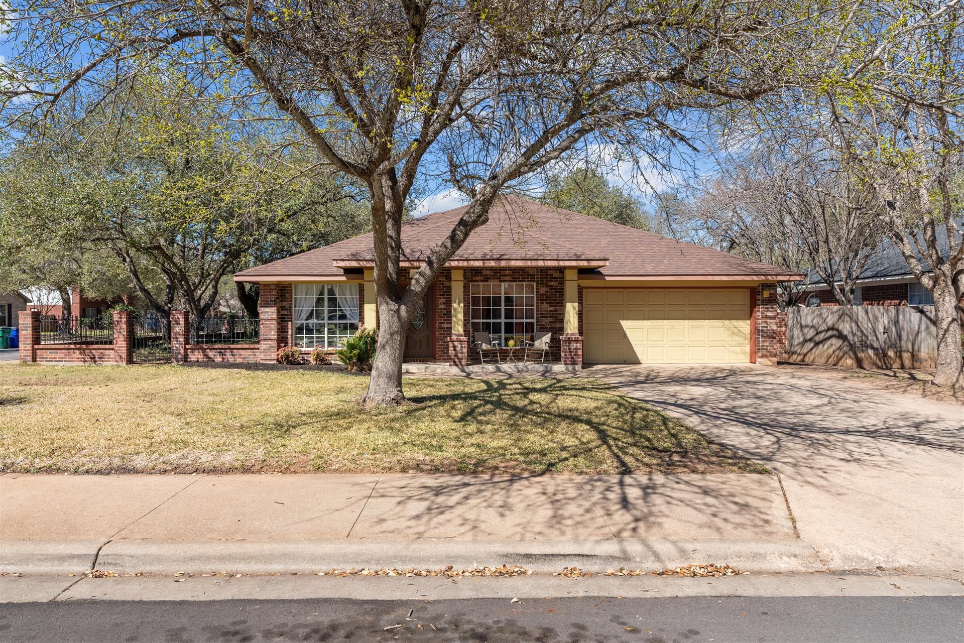1211  Sugarberry Dr