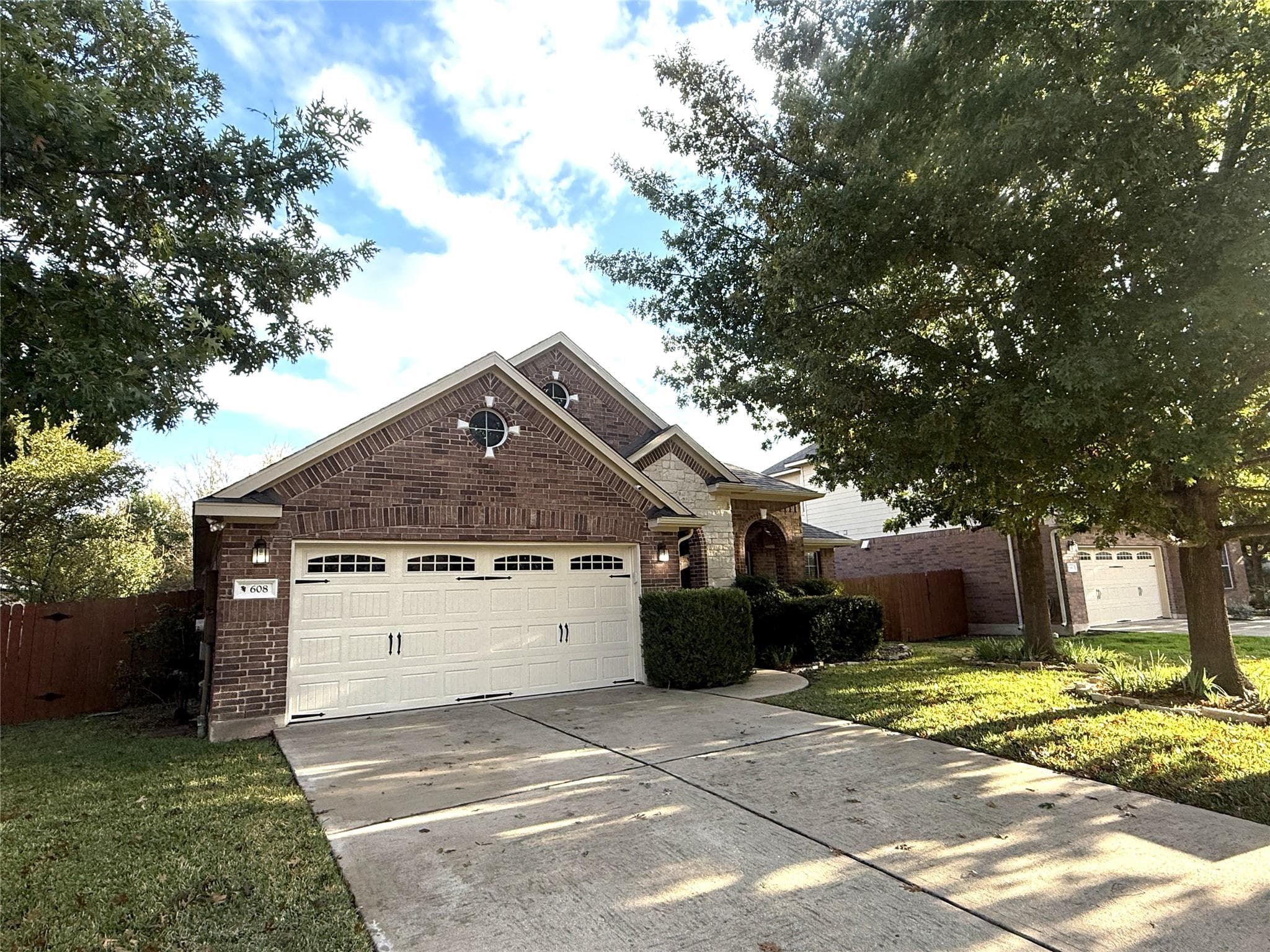608  Pebblestone Walk Dr