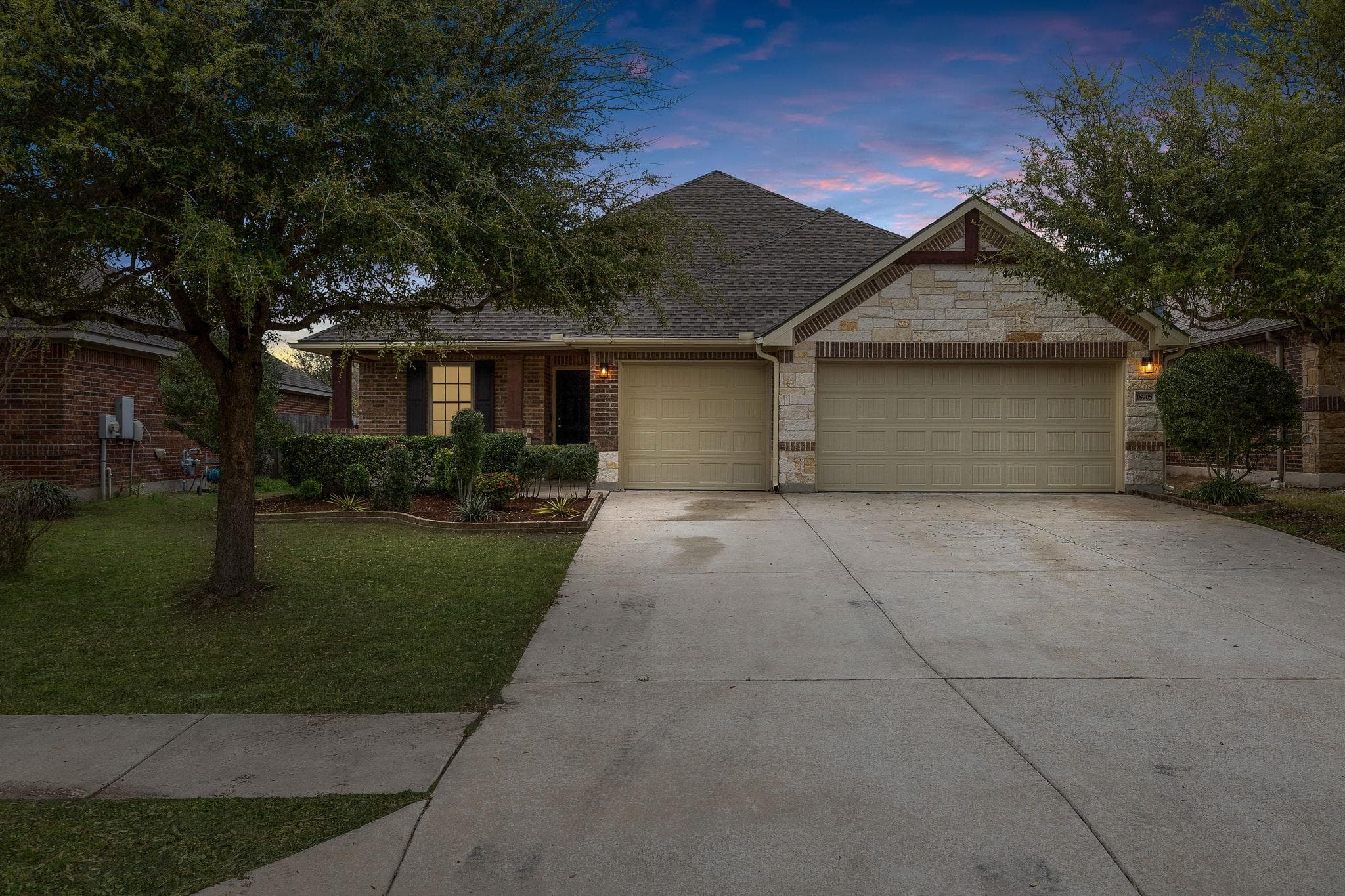 18905  Shallow Pond Trl