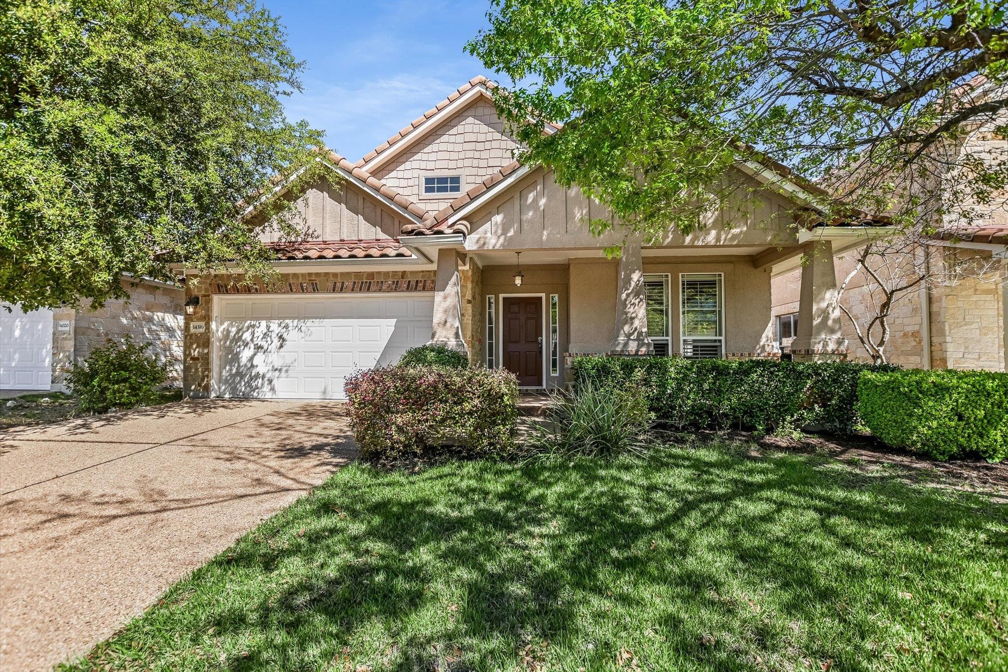 14316  Broadwinged Hawk Dr