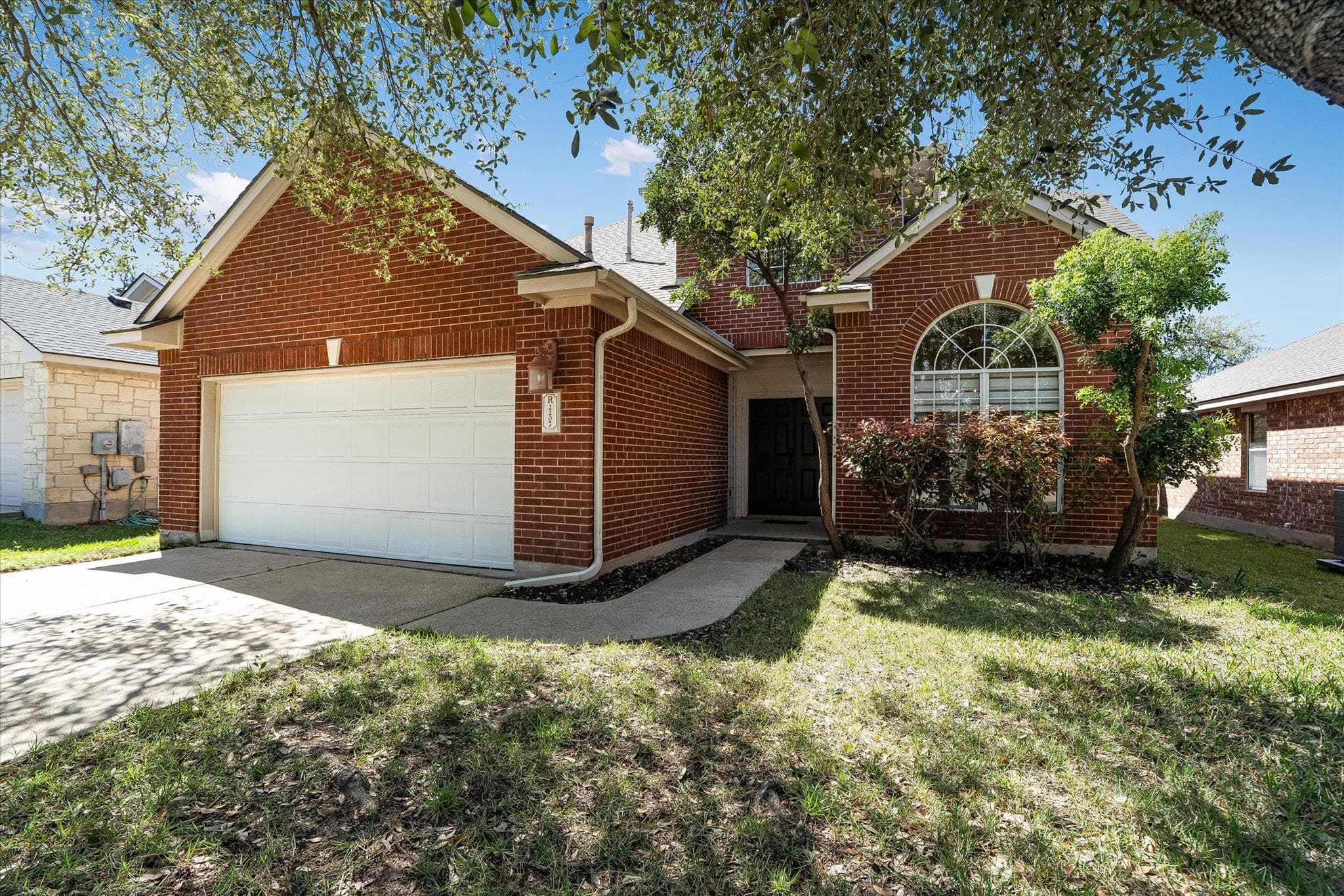2207  Clover Ridge Dr