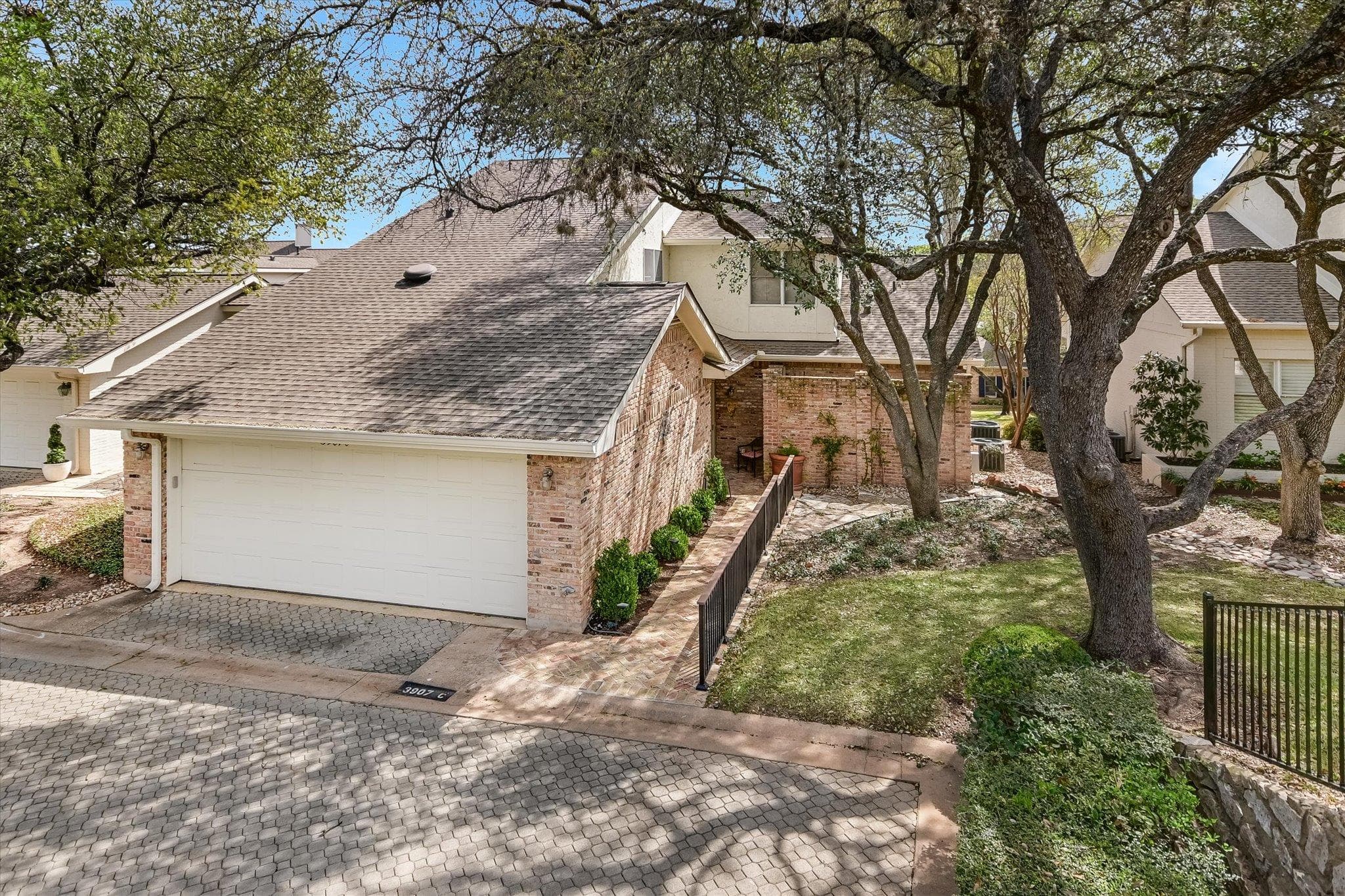 3907C  Belmont Park Dr