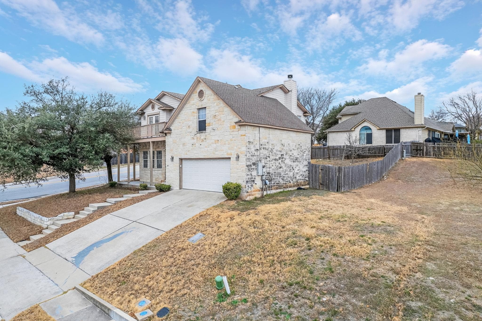 3811  Hawk View St