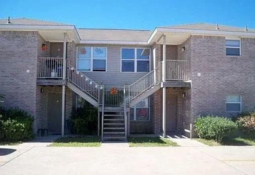2218  Katy Ln