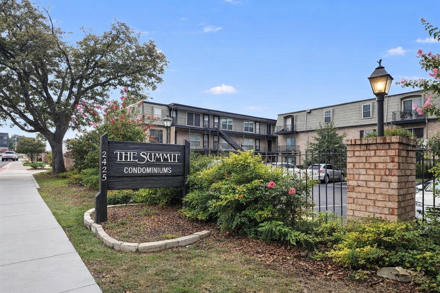 2425  Ashdale Dr  #81