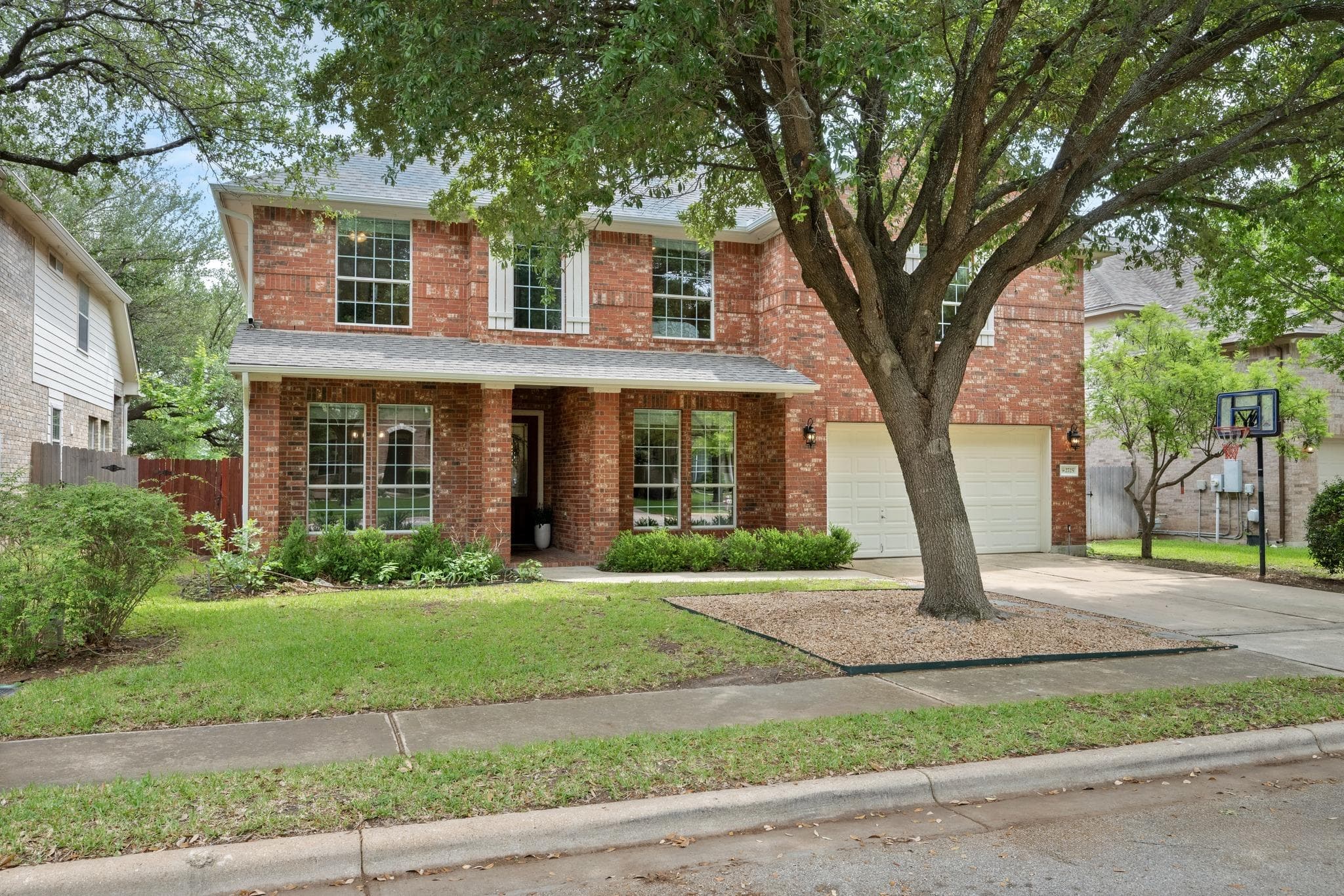 2725  Cedar Springs Pl