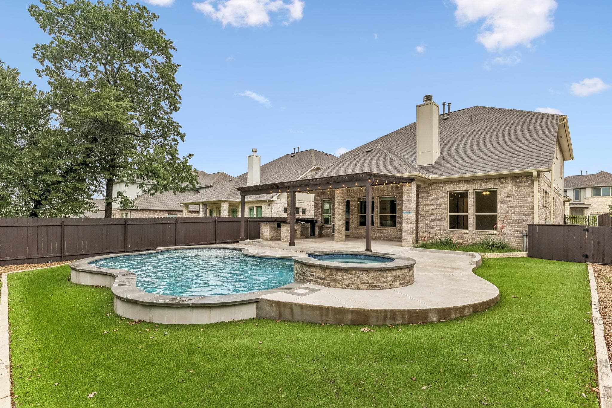 2432  Soprano Way