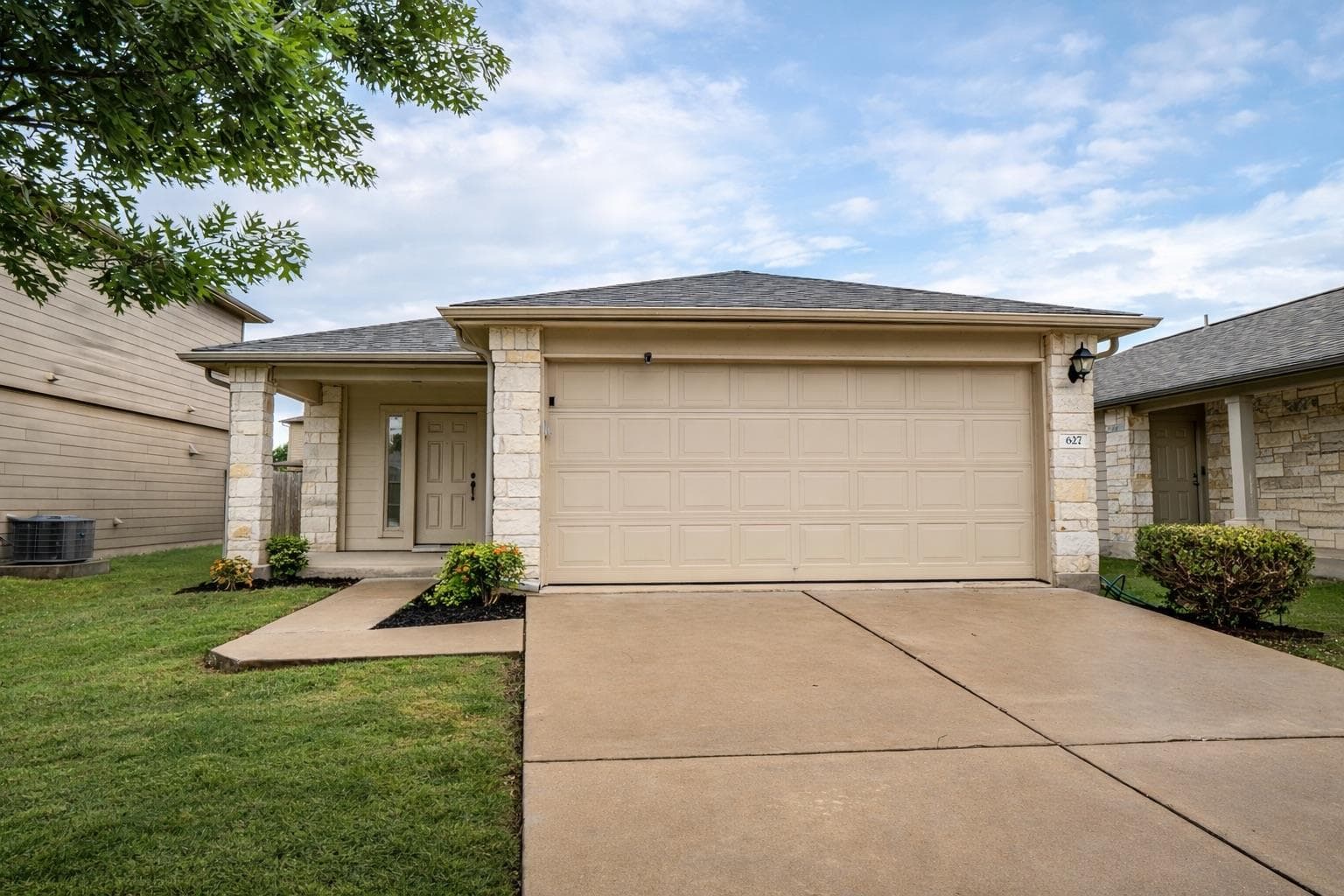 627  Pinnacle Dr