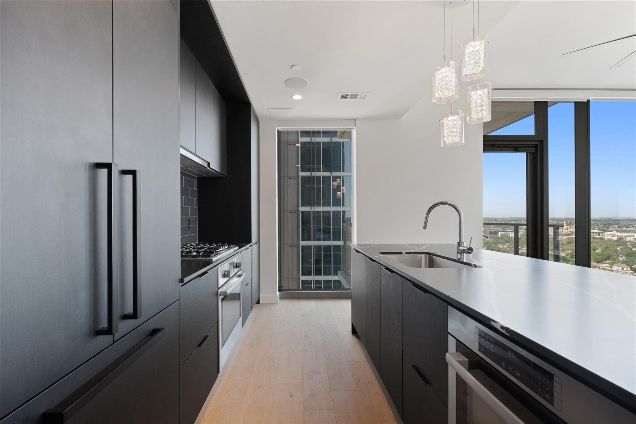 44  East Ave  #2307