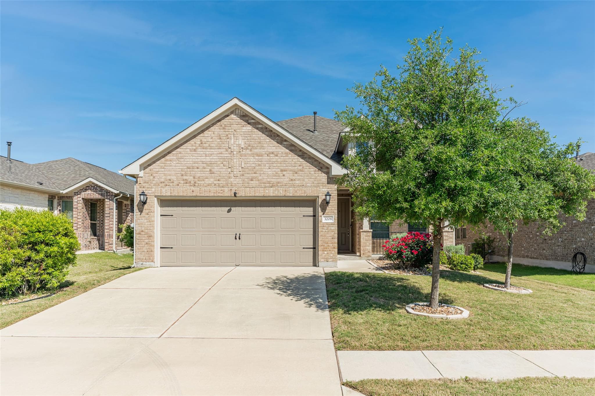 3208  De Luca Ct