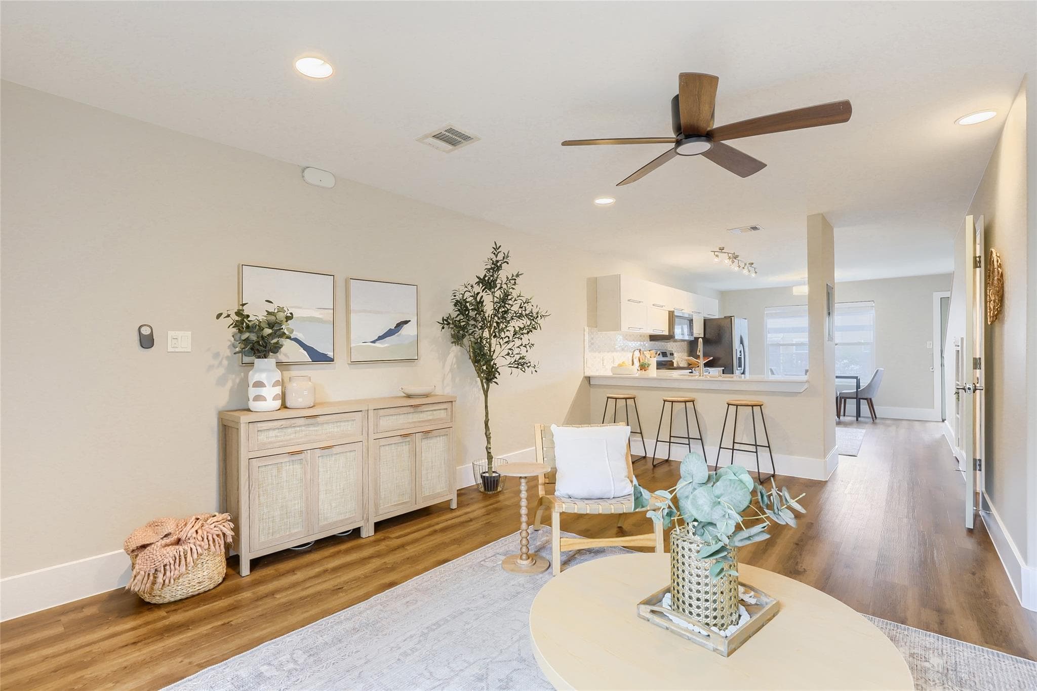 1101  Grove Blvd  #306