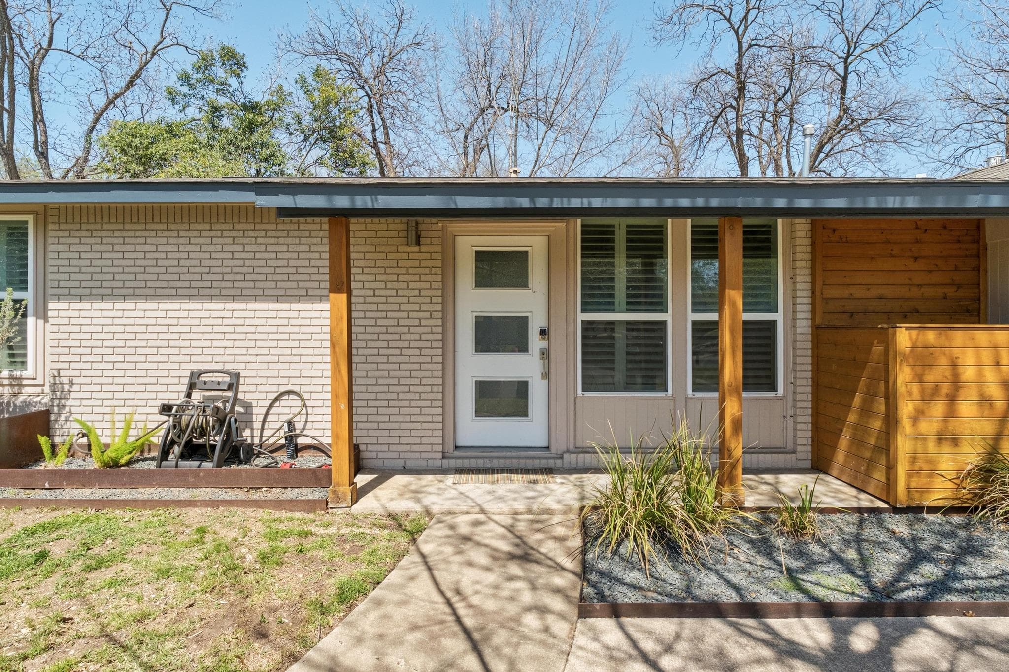 6414  Kenilworth Dr