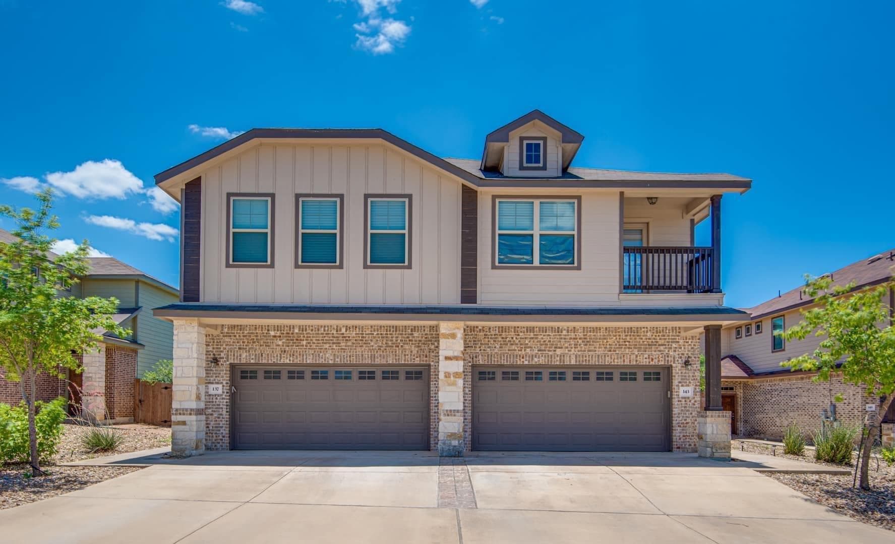 137 and 143  Lakeview Ct