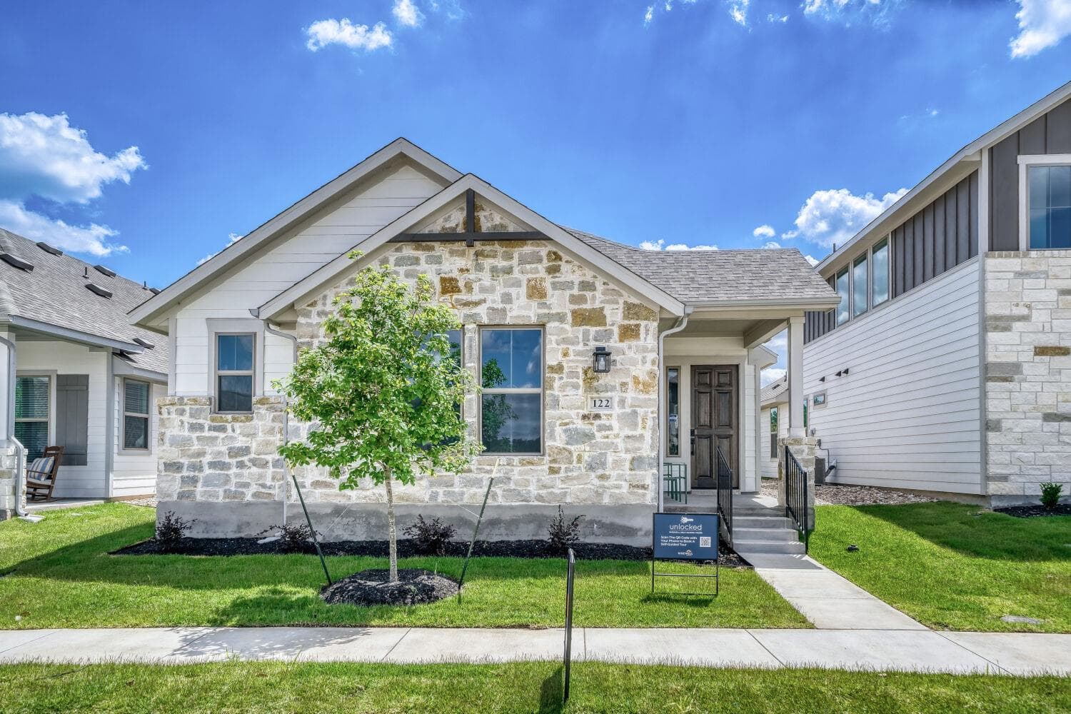 122  International St