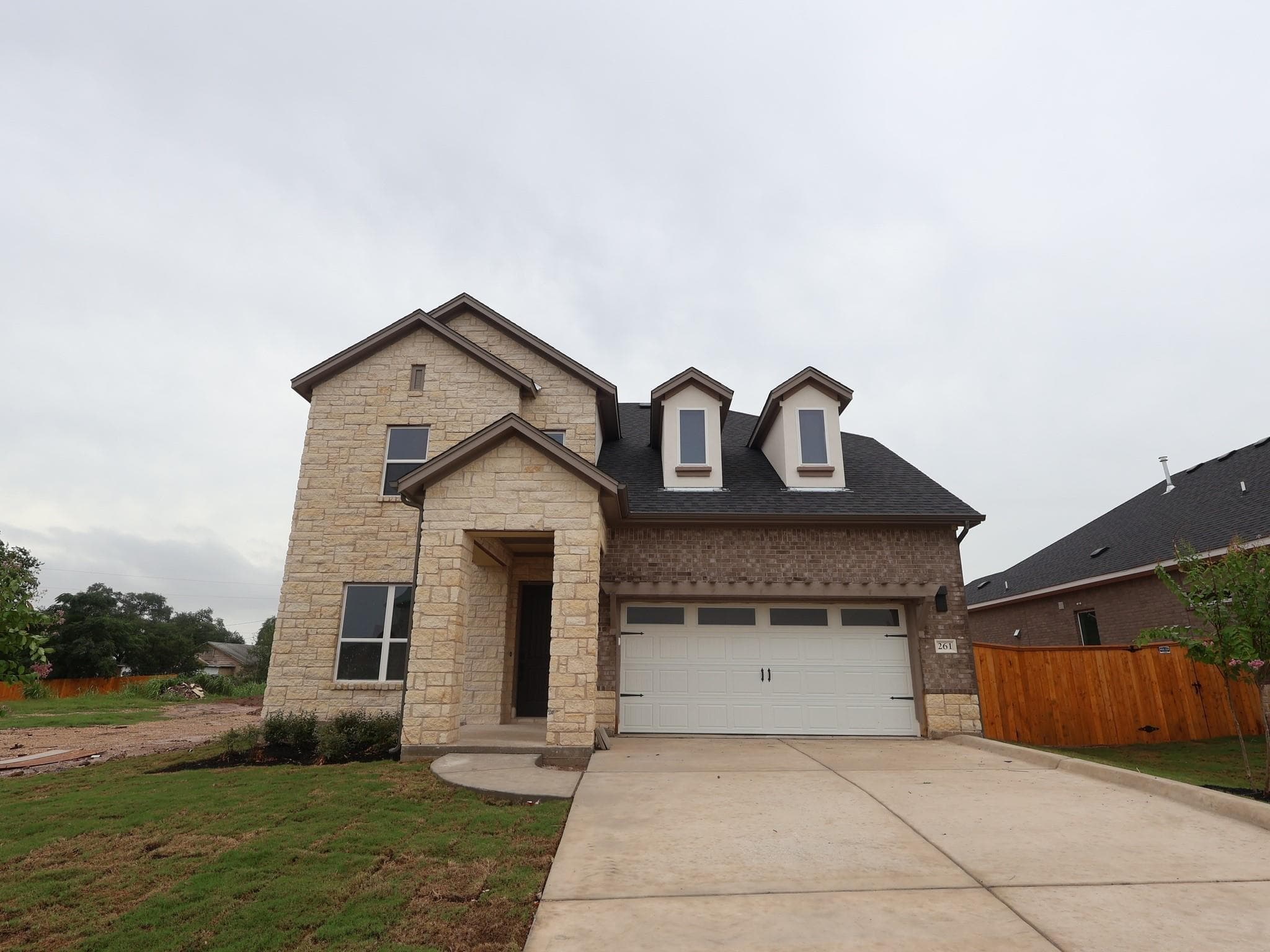 261 Callahan Loop