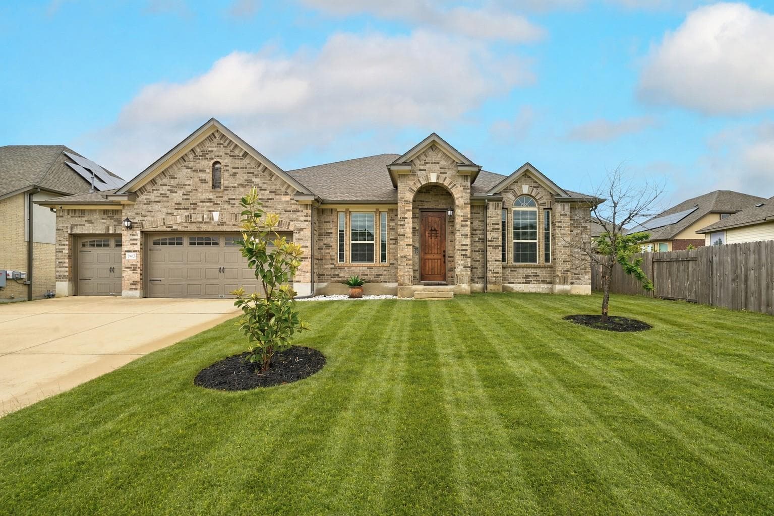 2907  Cattleman Gln