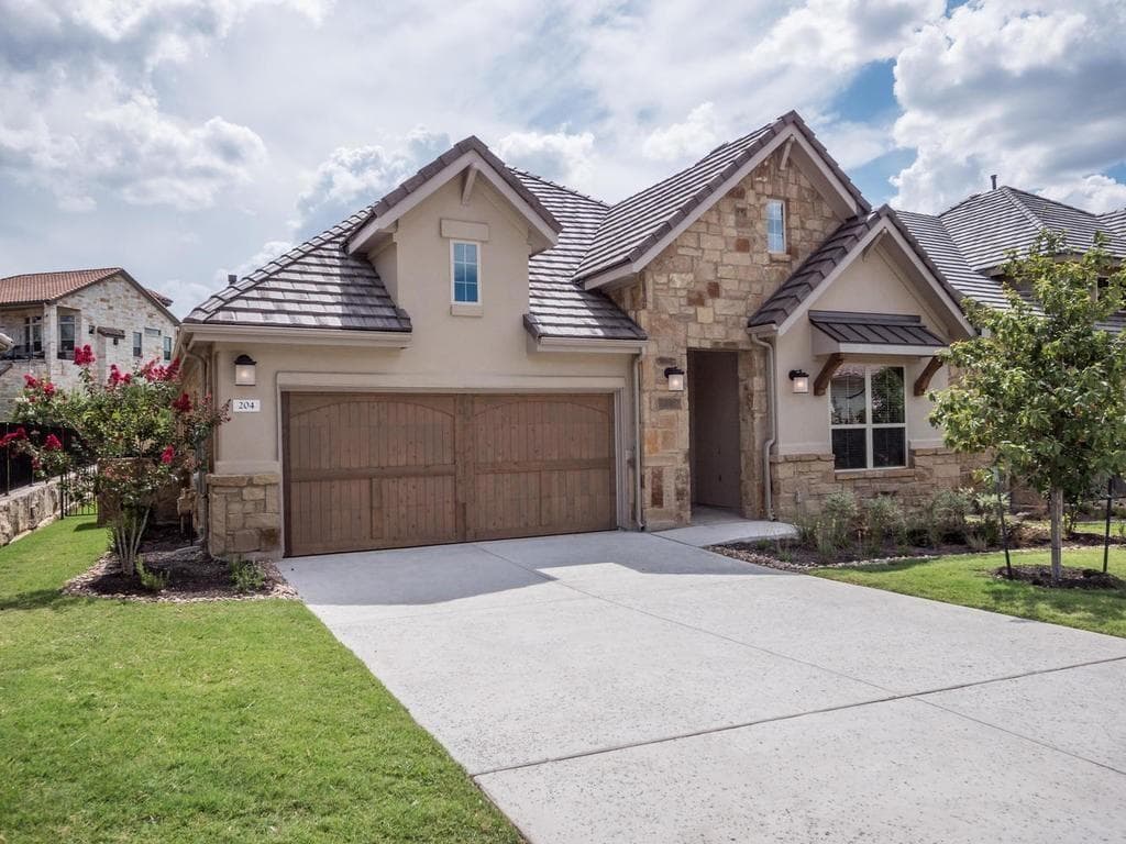 204  Maxwell Way
