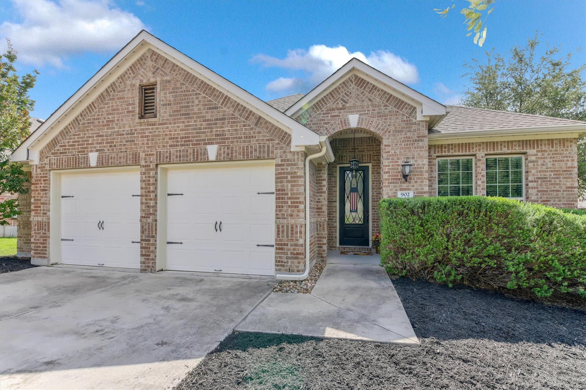902  Catalina Ln