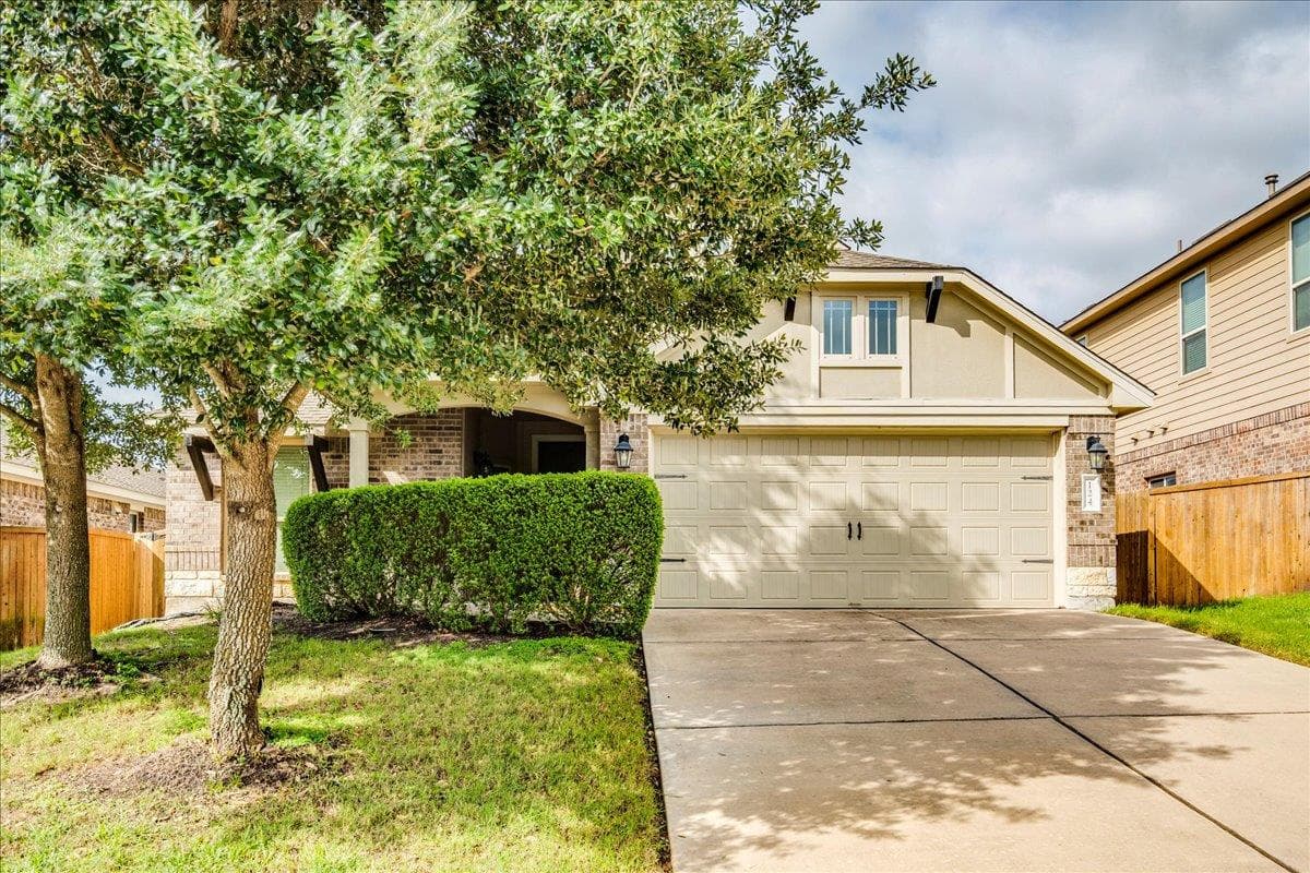 124  Compass Ln