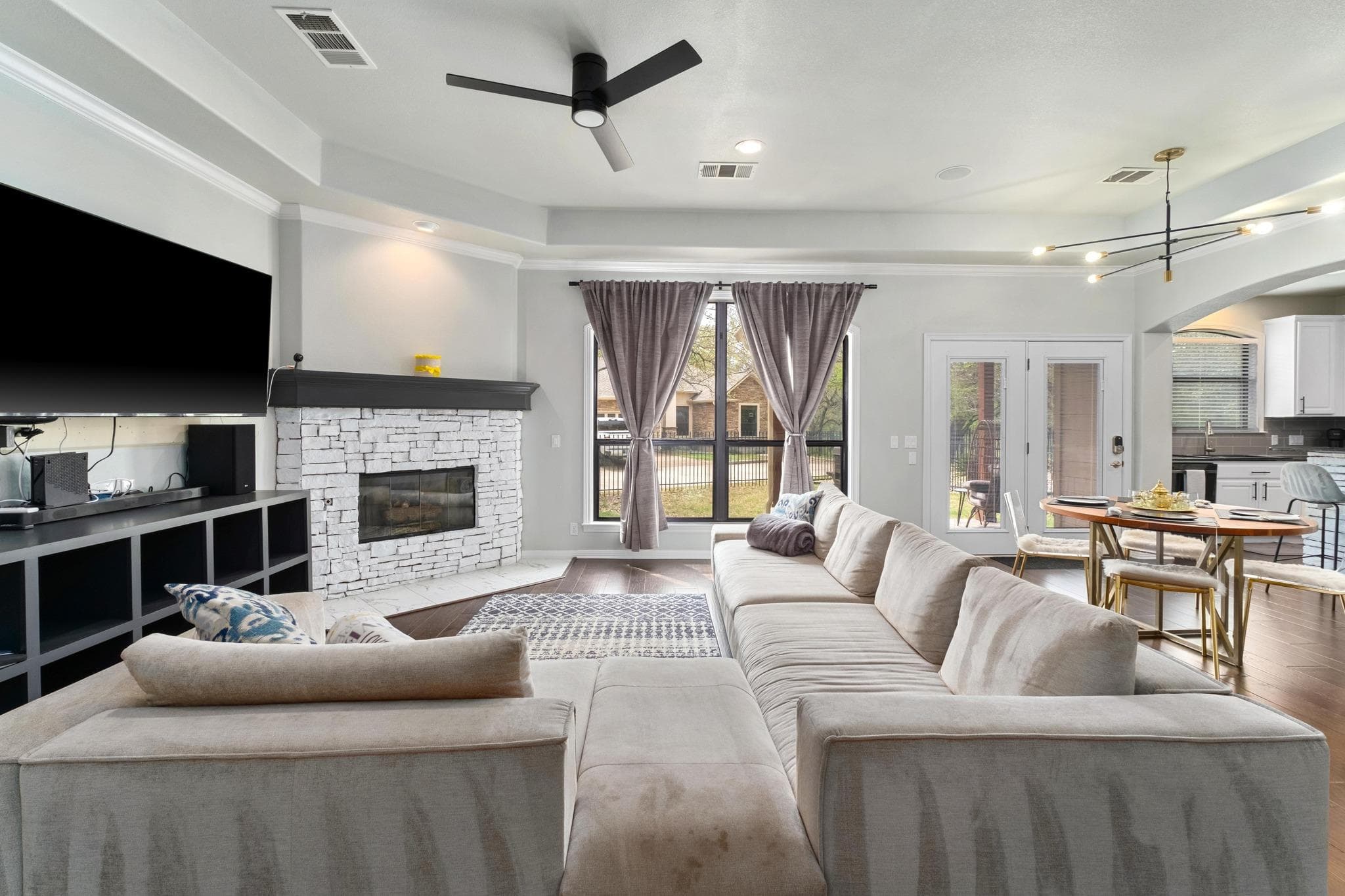 13700  Layton Loop None