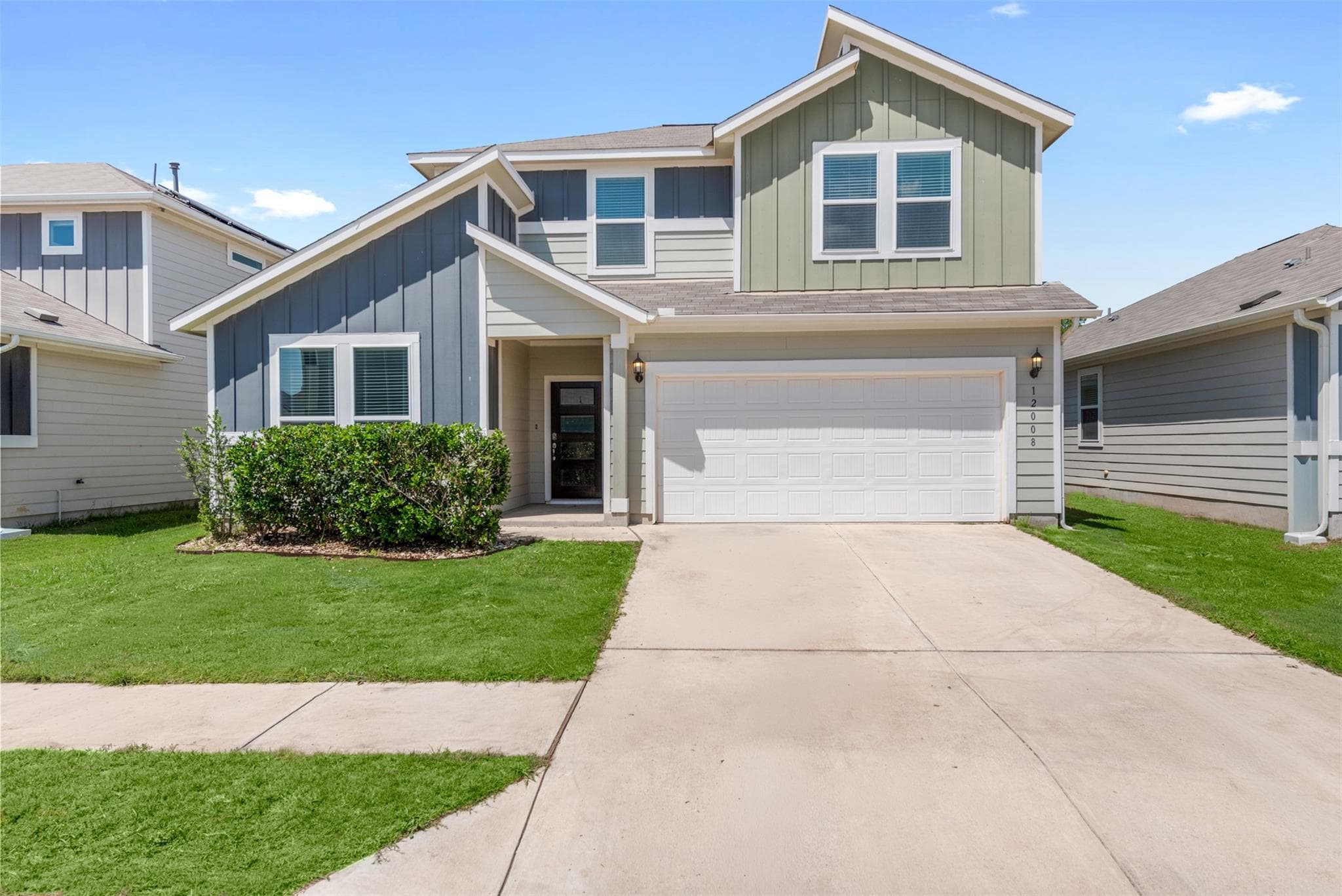 12008  Saddle Rock Dr