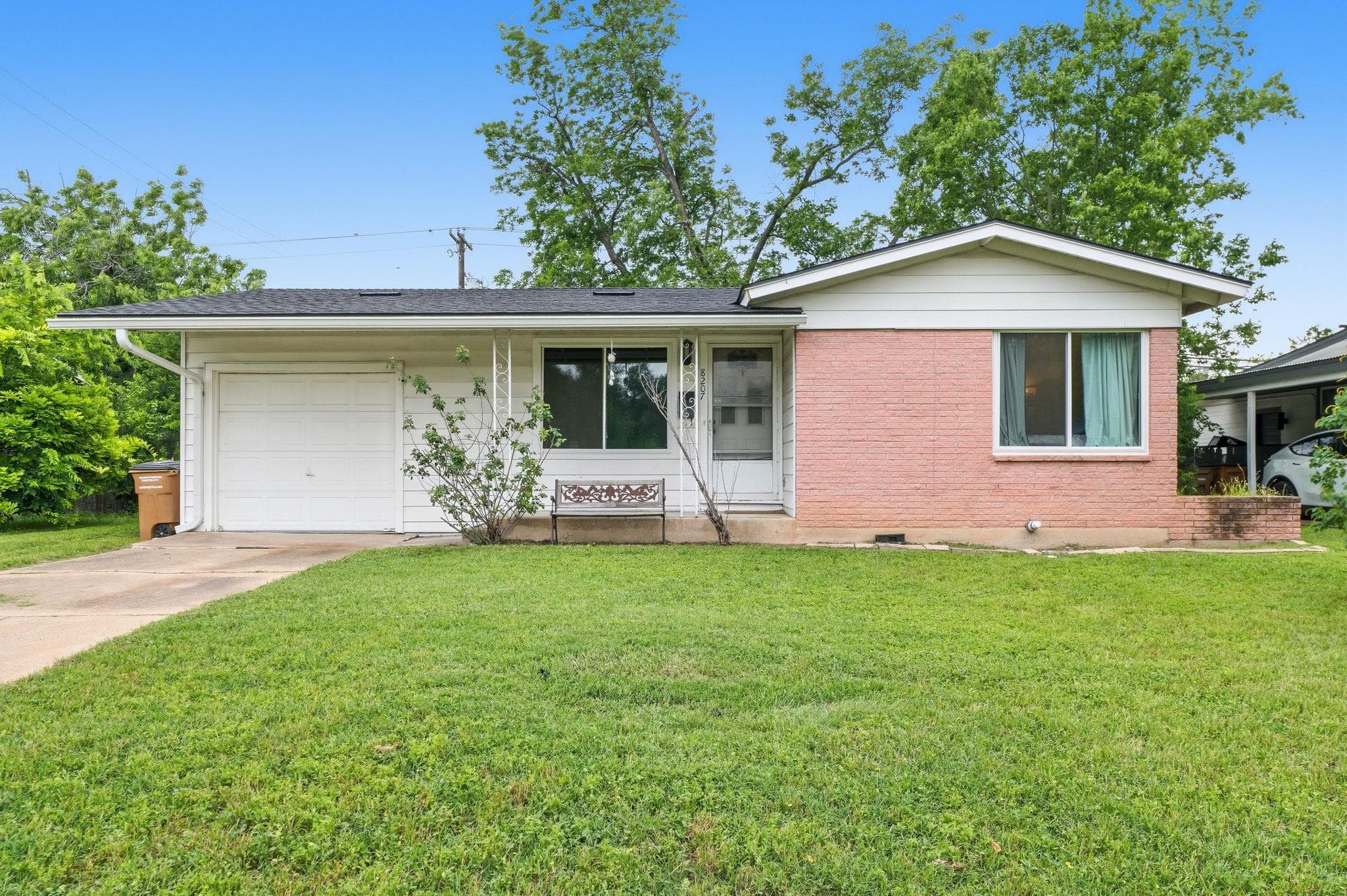 8207  Lazy Ln