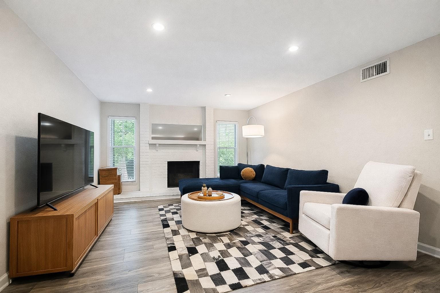 4159  Steck Ave  #255