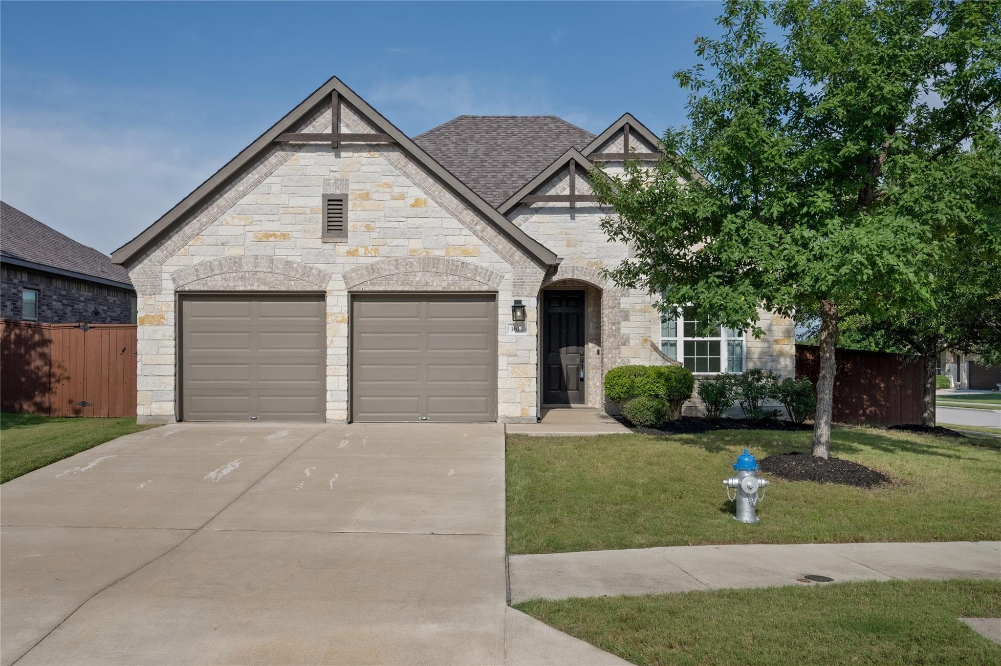 1613  Long Shadow Ln