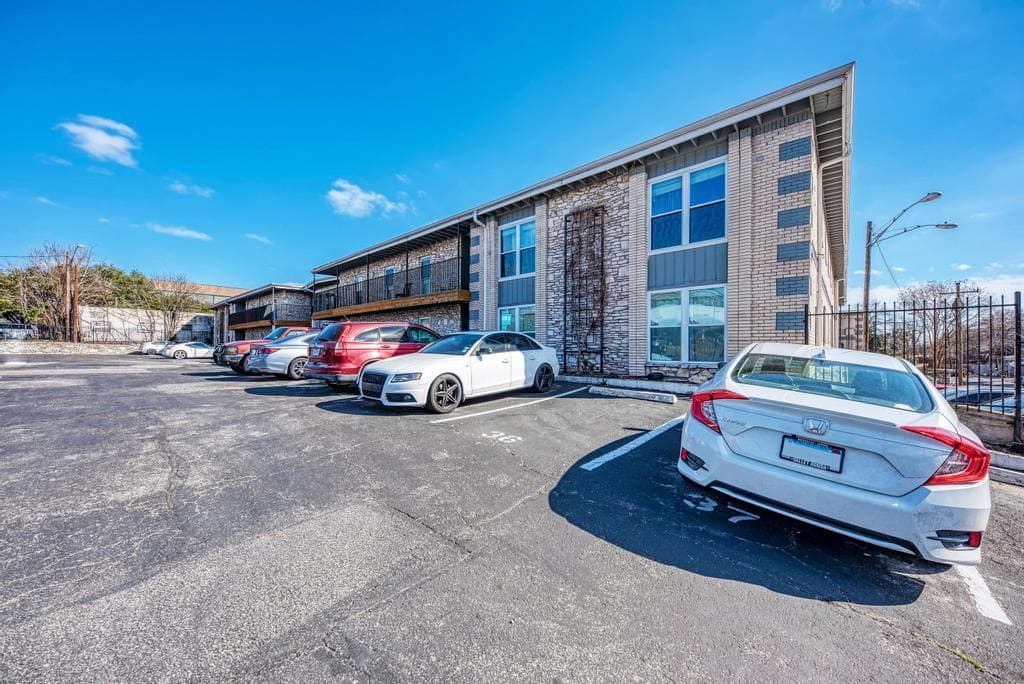 2401  Manor St Rd  #118