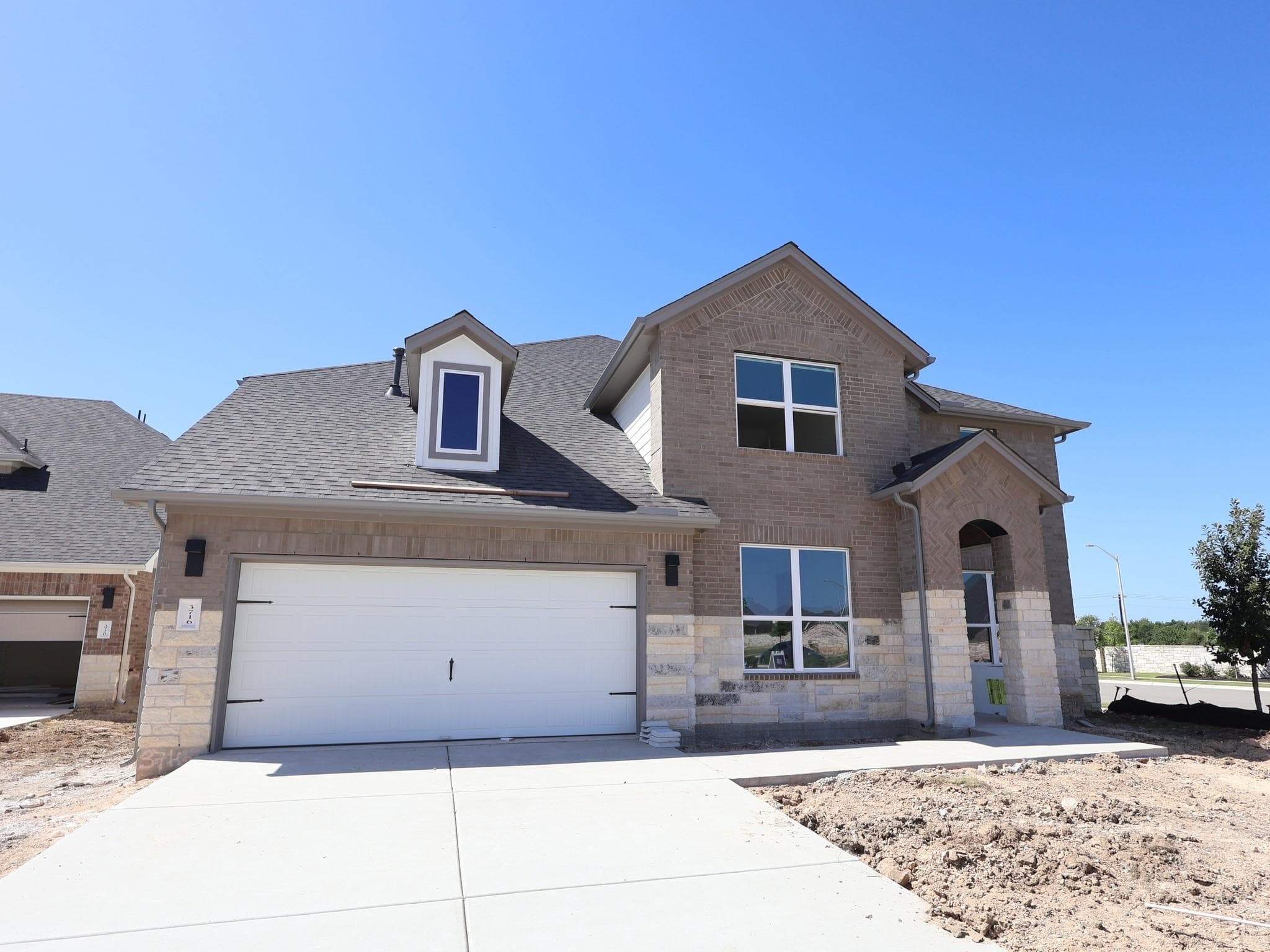 3716 Plentywood Ln