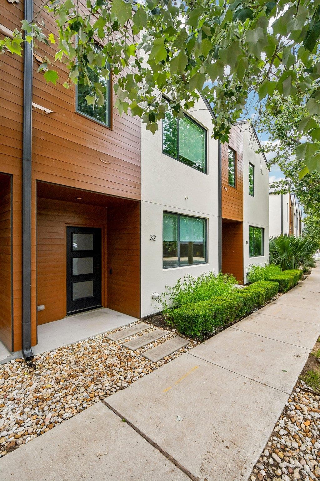 1931 E 38th 1/2 St #32