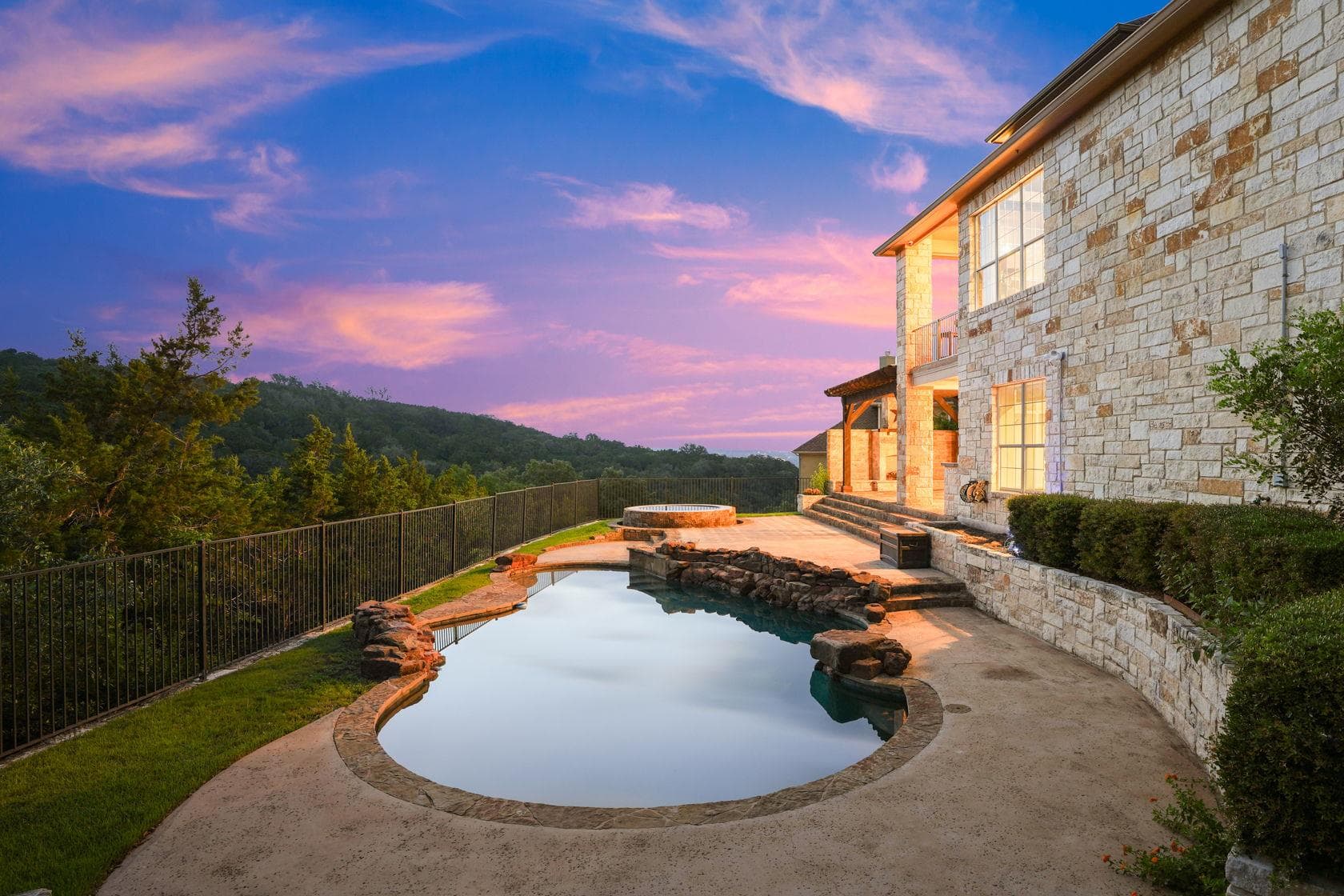121  Burgess Ln