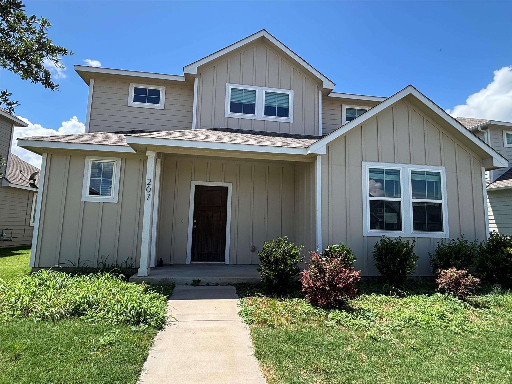 207  Whisper Rill Dr