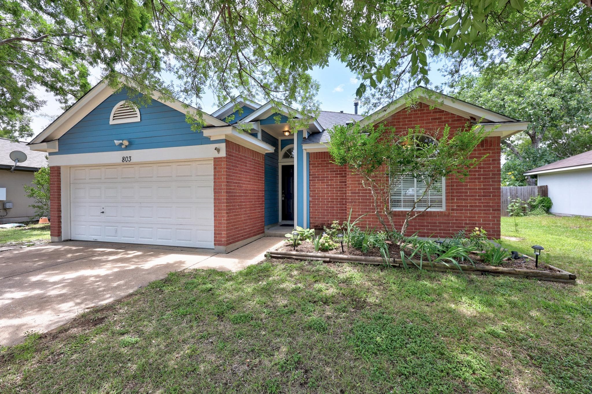 803  Sparkling Brook Ln
