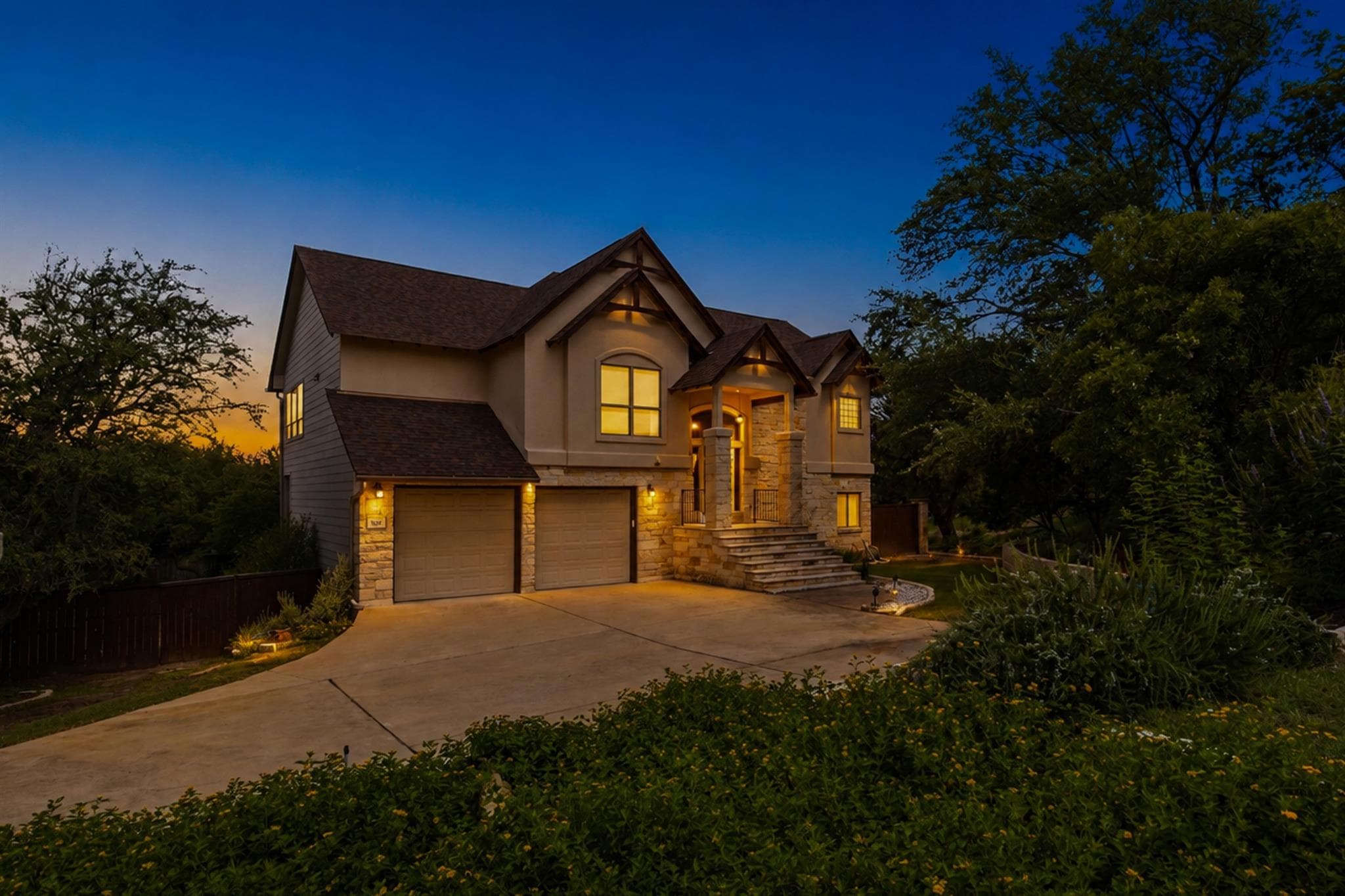700  Augusta Cir N
