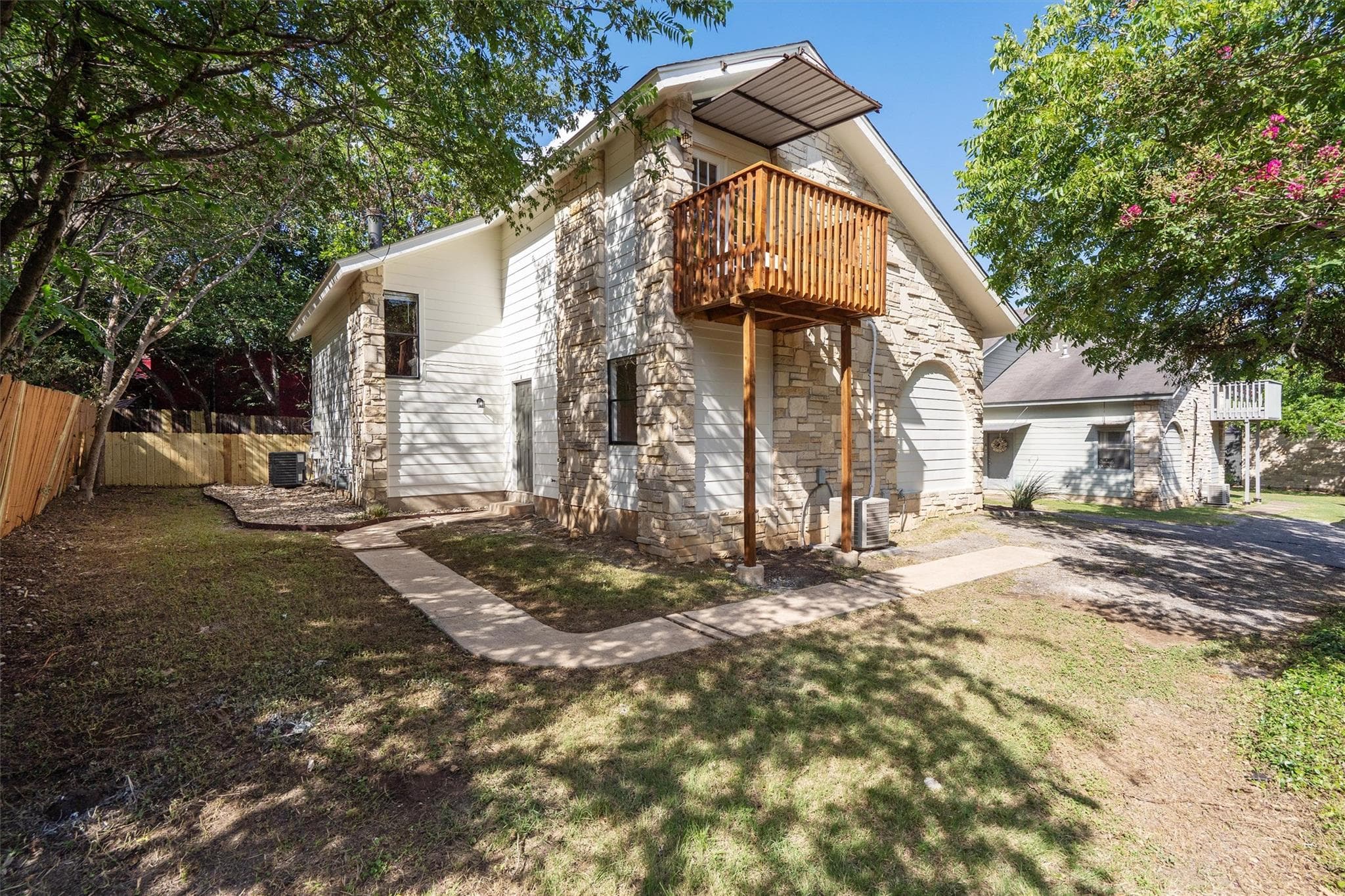 1808  Cinnamon Path